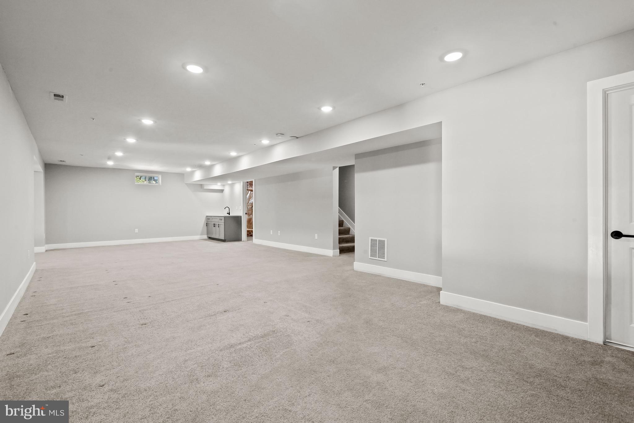 WINDSOR  MILL - Residential