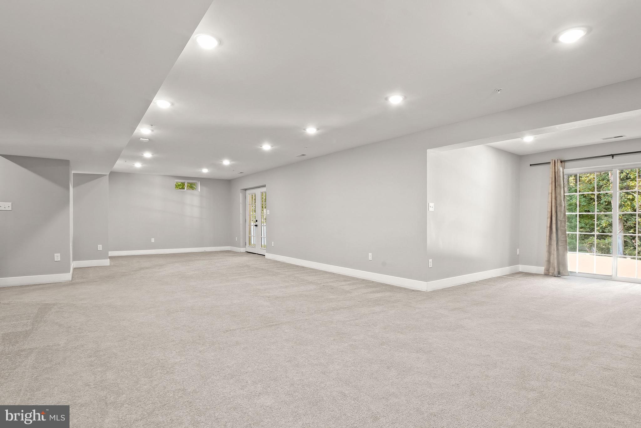 WINDSOR  MILL - Residential