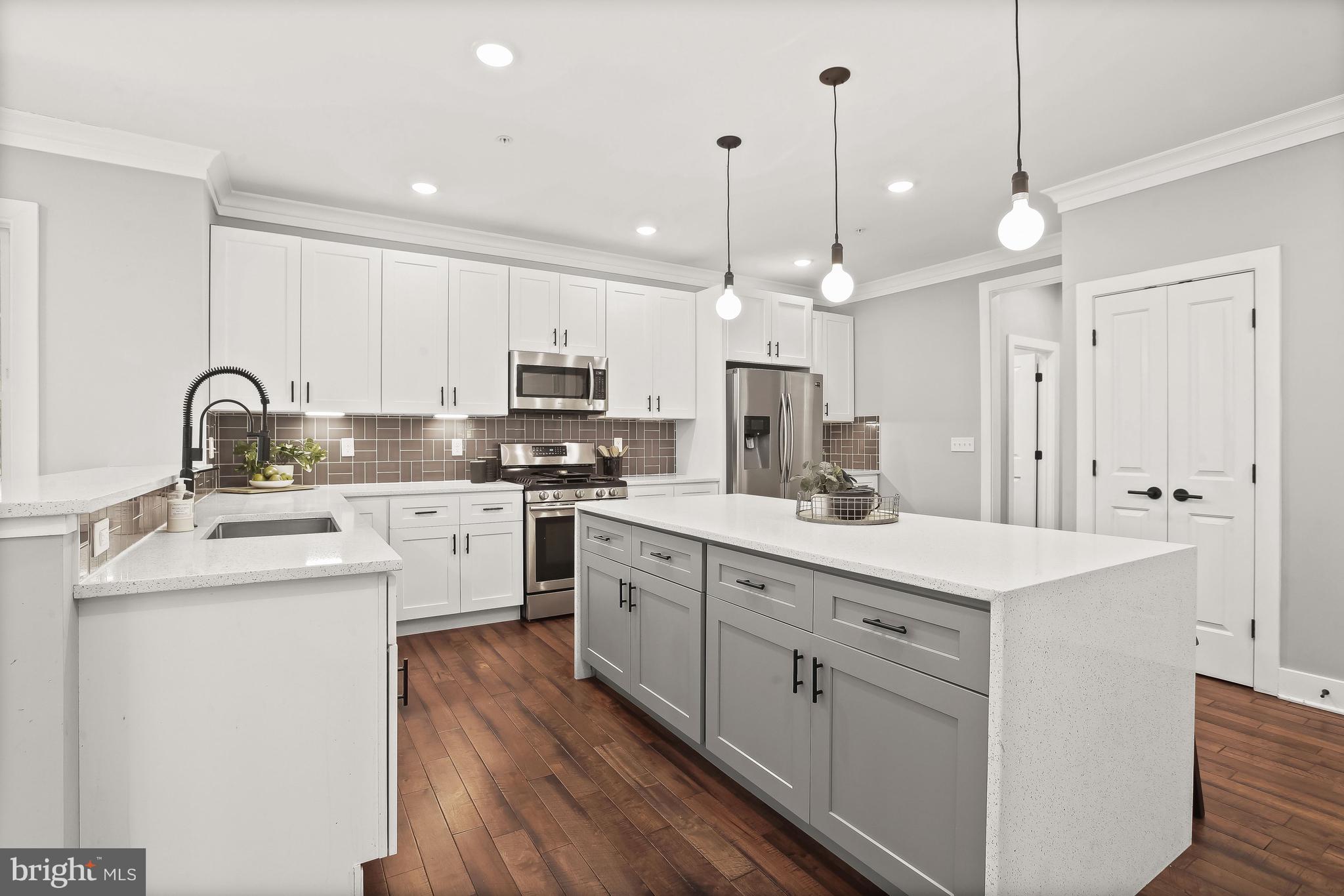 WINDSOR  MILL - Residential