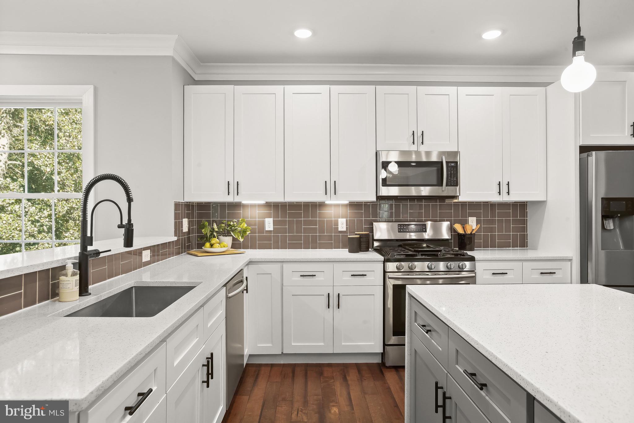 WINDSOR  MILL - Residential