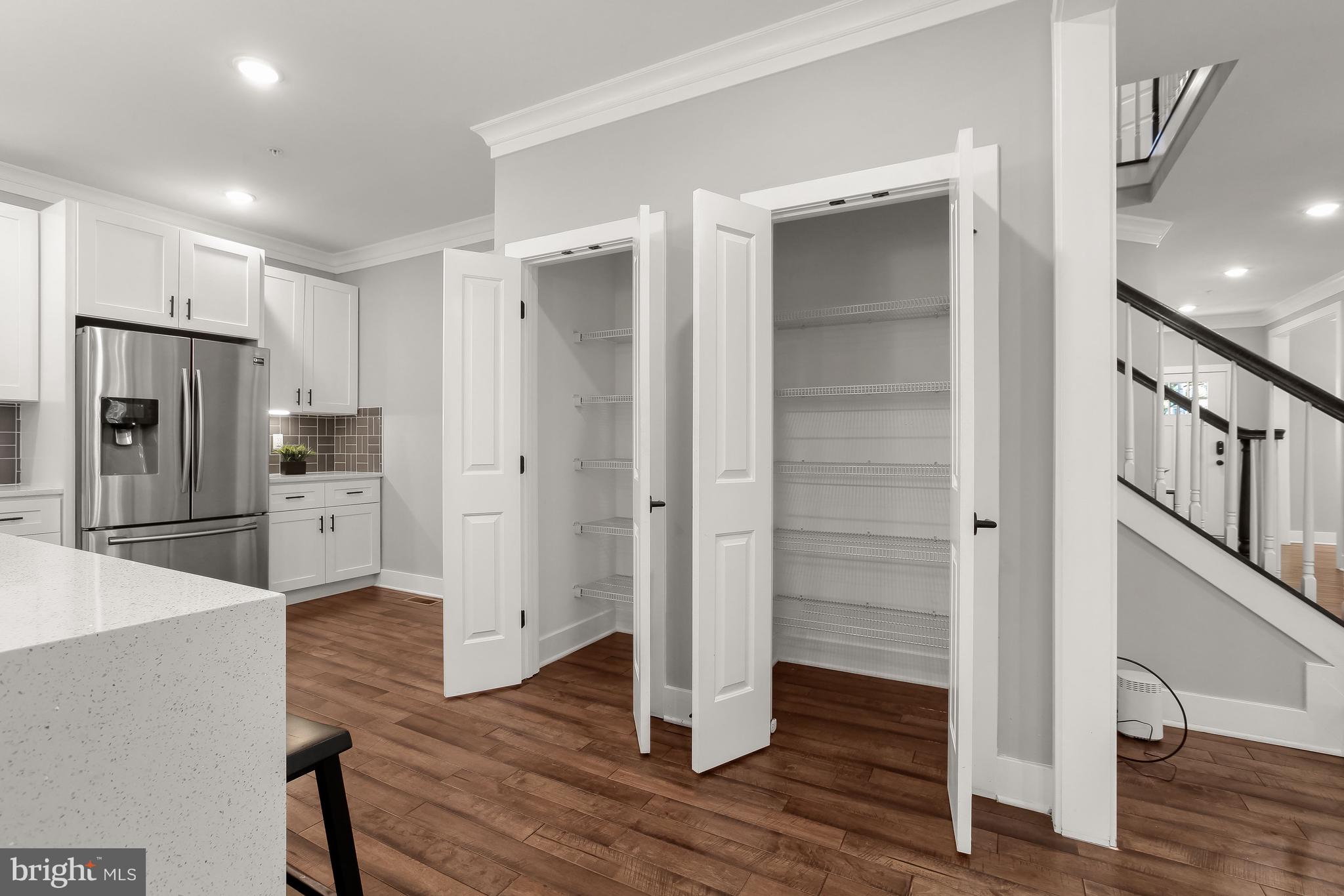 WINDSOR  MILL - Residential