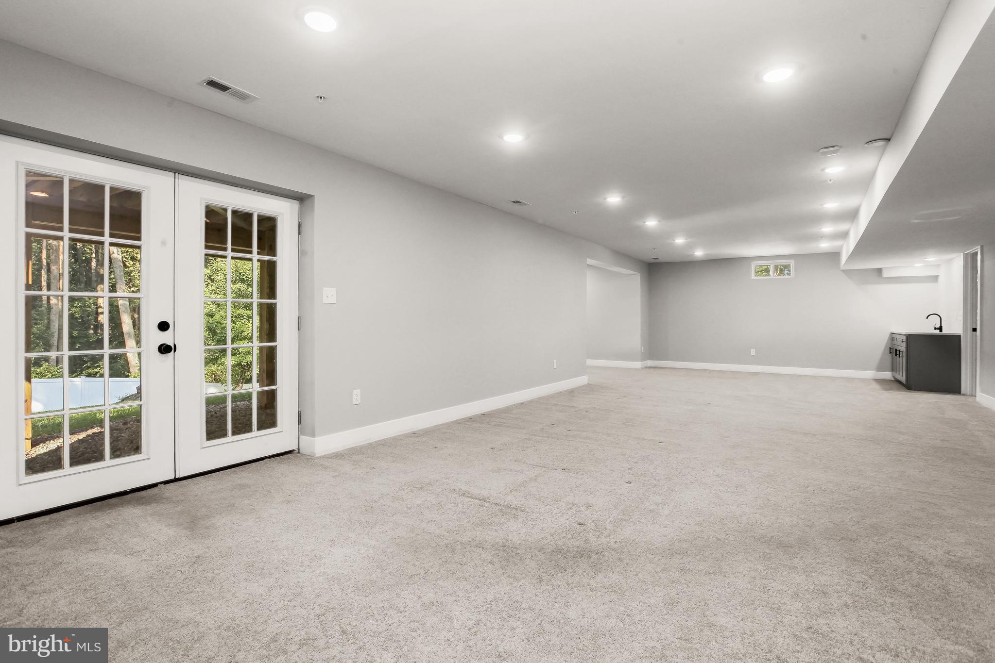 WINDSOR  MILL - Residential