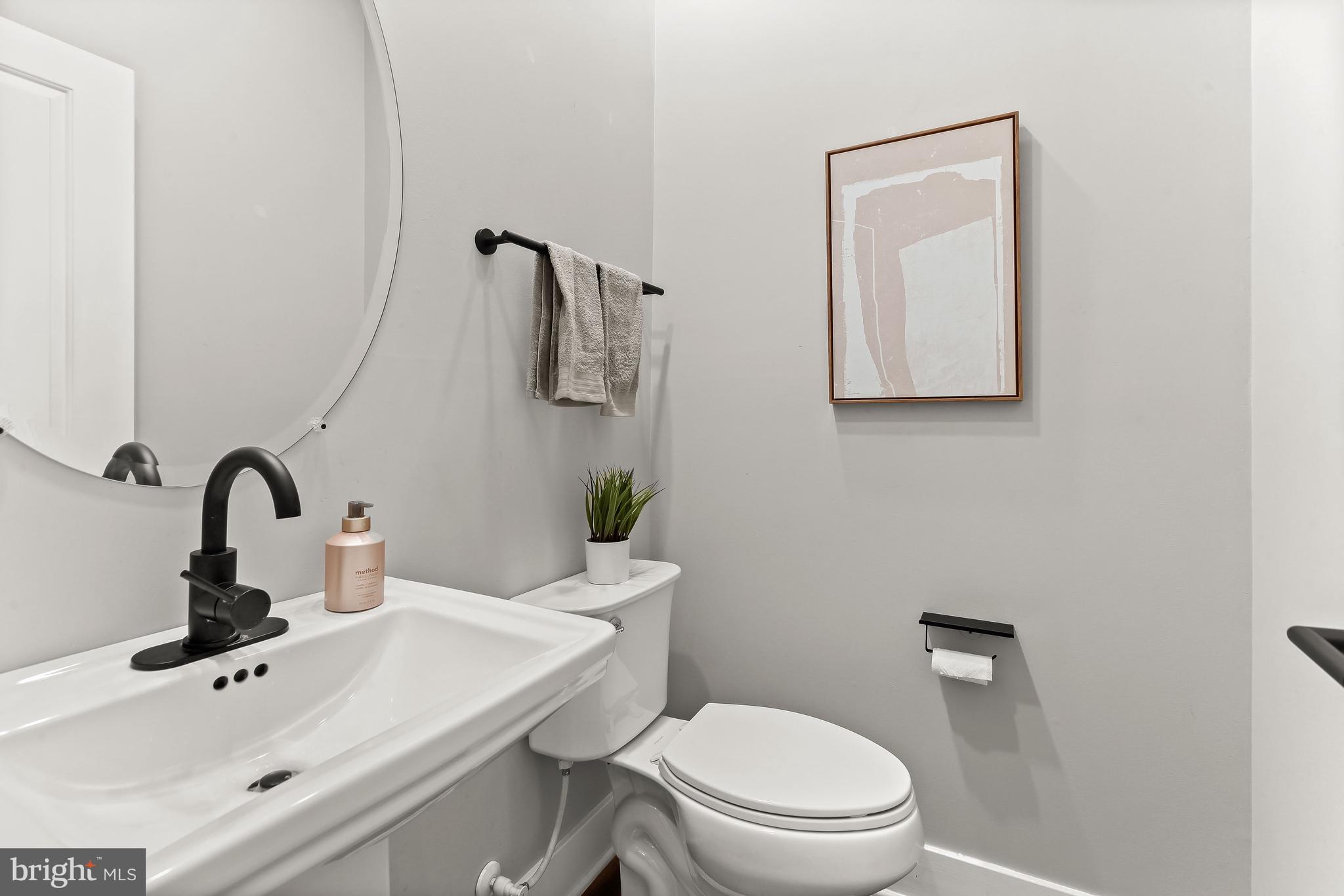 WINDSOR  MILL - Residential