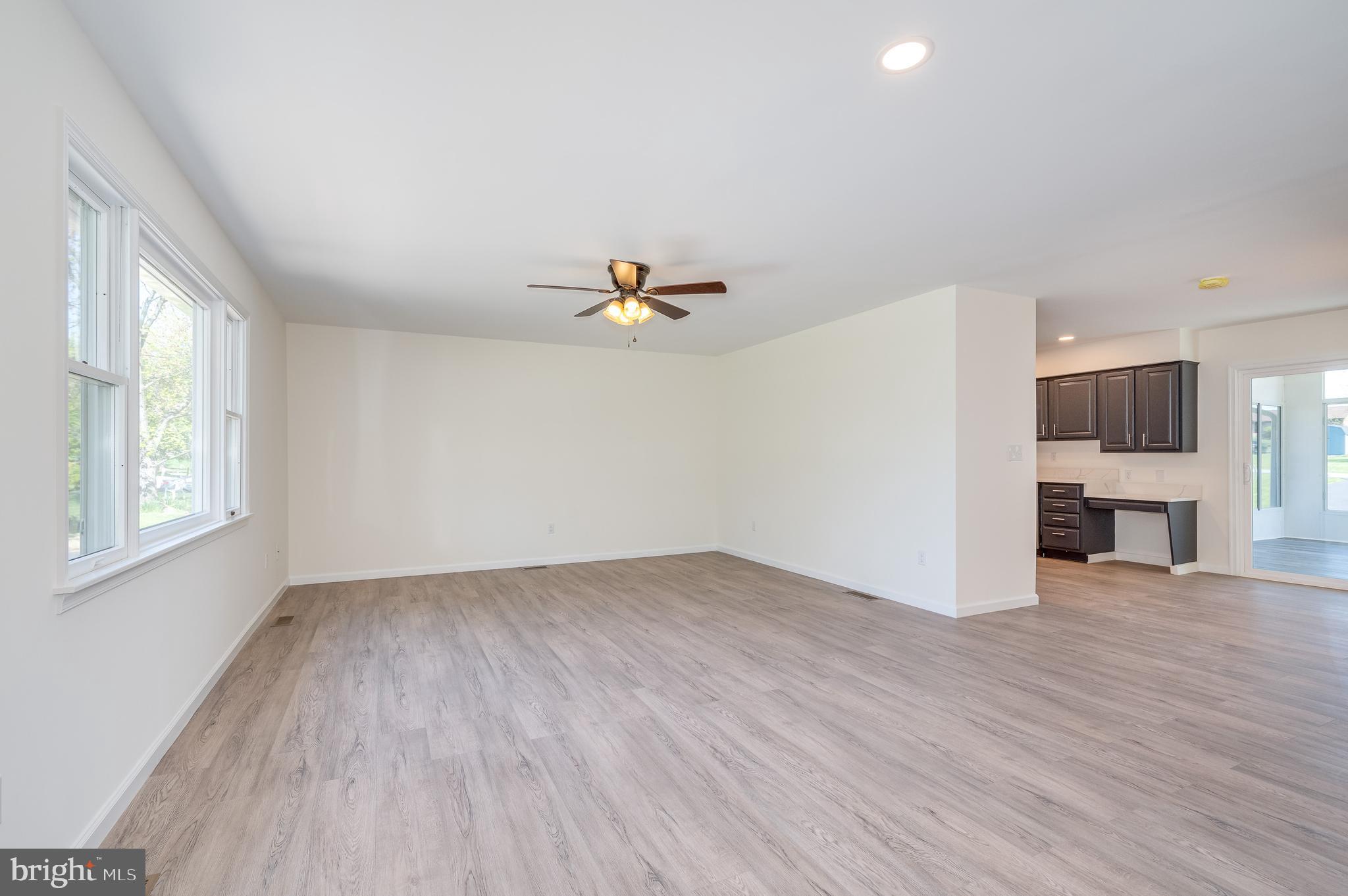 MOUNTAIN VIEW ACRES - Residential