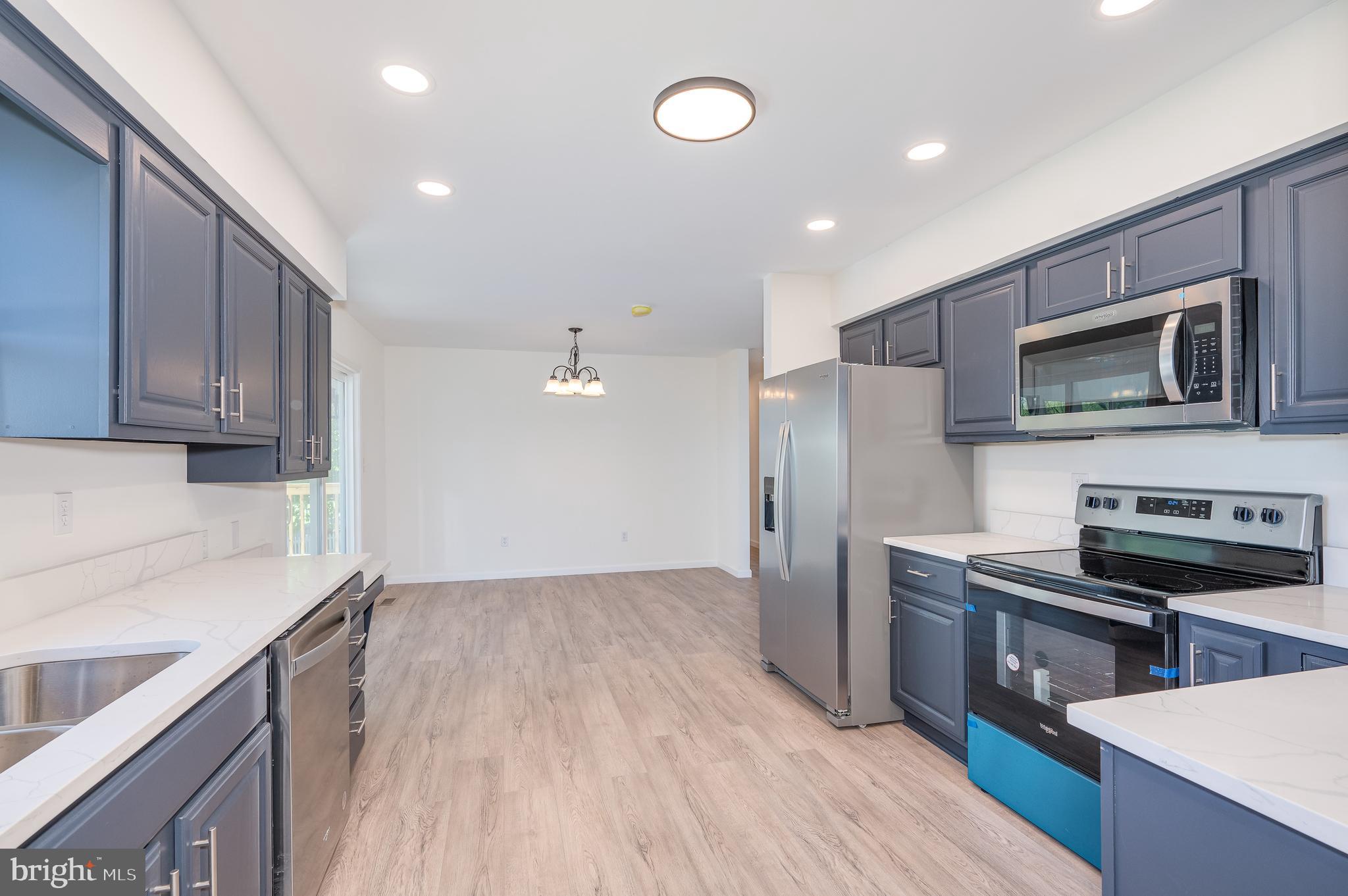 MOUNTAIN VIEW ACRES - Residential