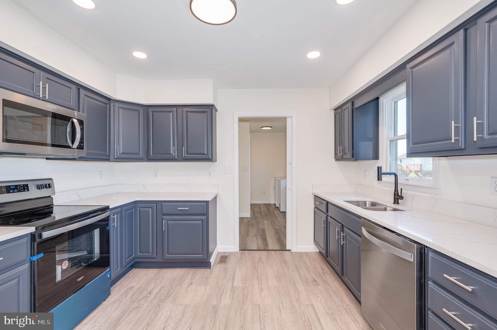 MOUNTAIN VIEW ACRES - Residential