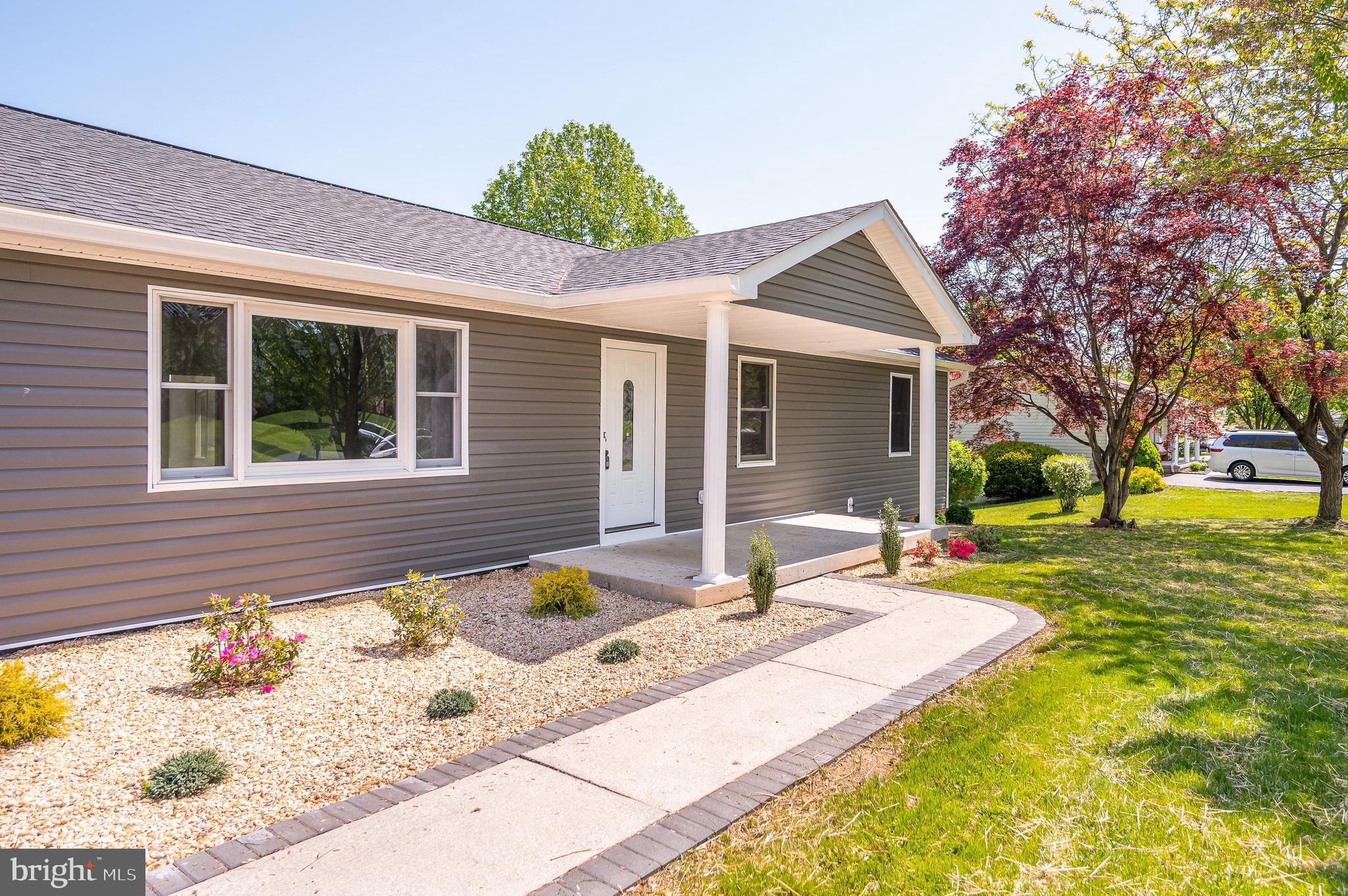 MOUNTAIN VIEW ACRES - Residential