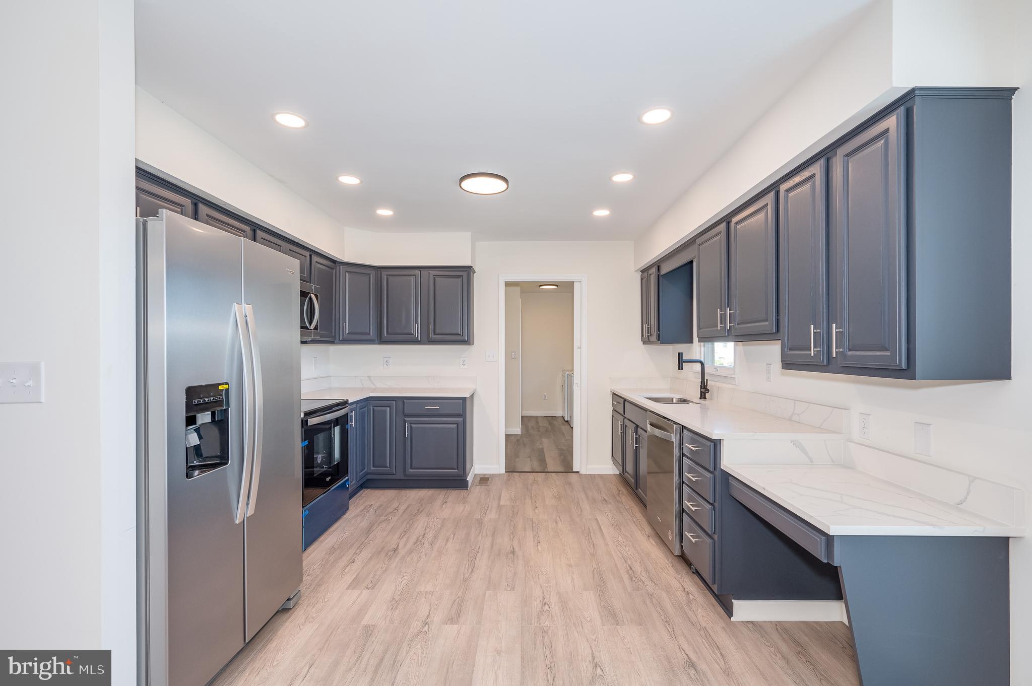 MOUNTAIN VIEW ACRES - Residential