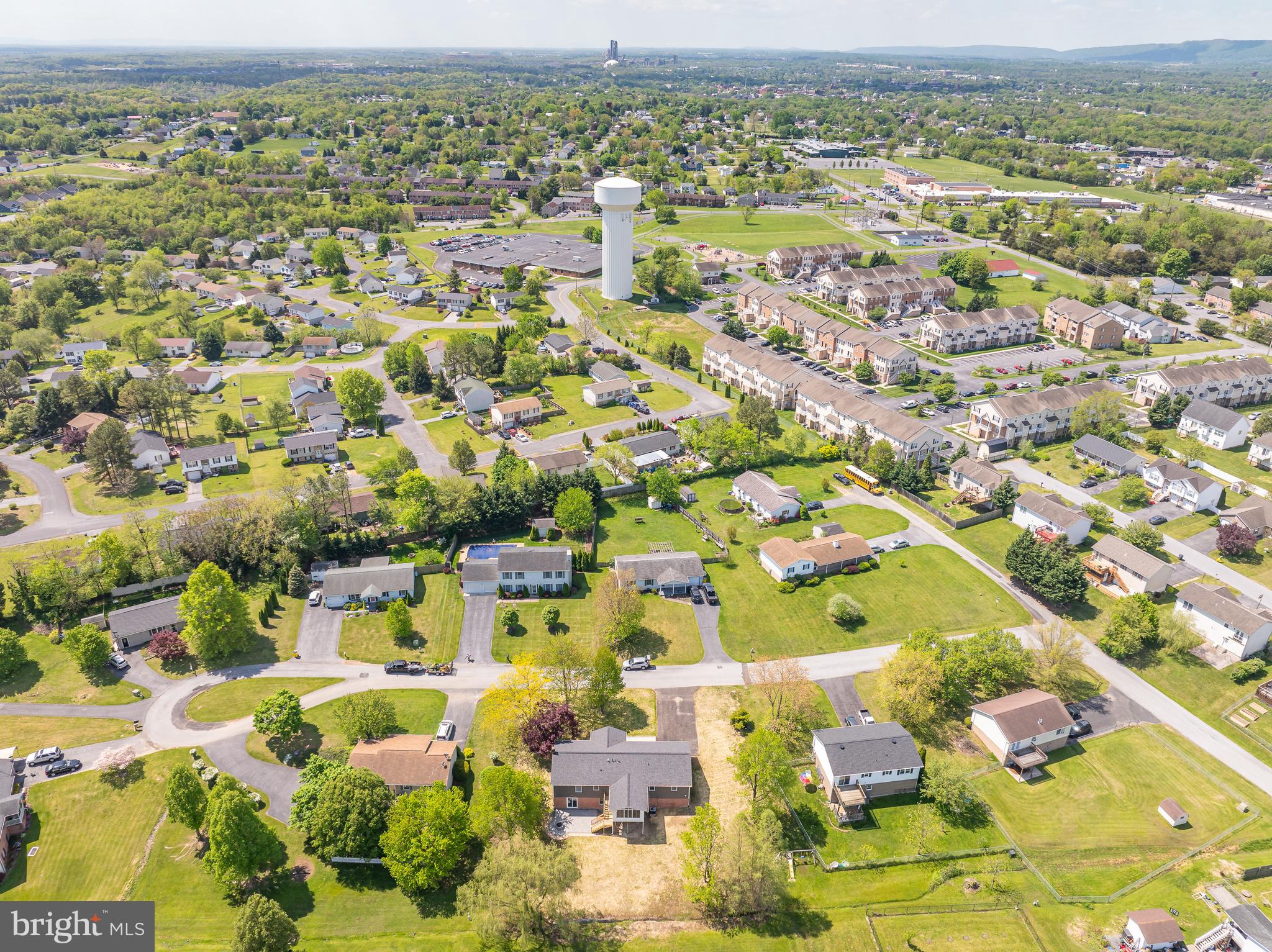 MOUNTAIN VIEW ACRES - Residential