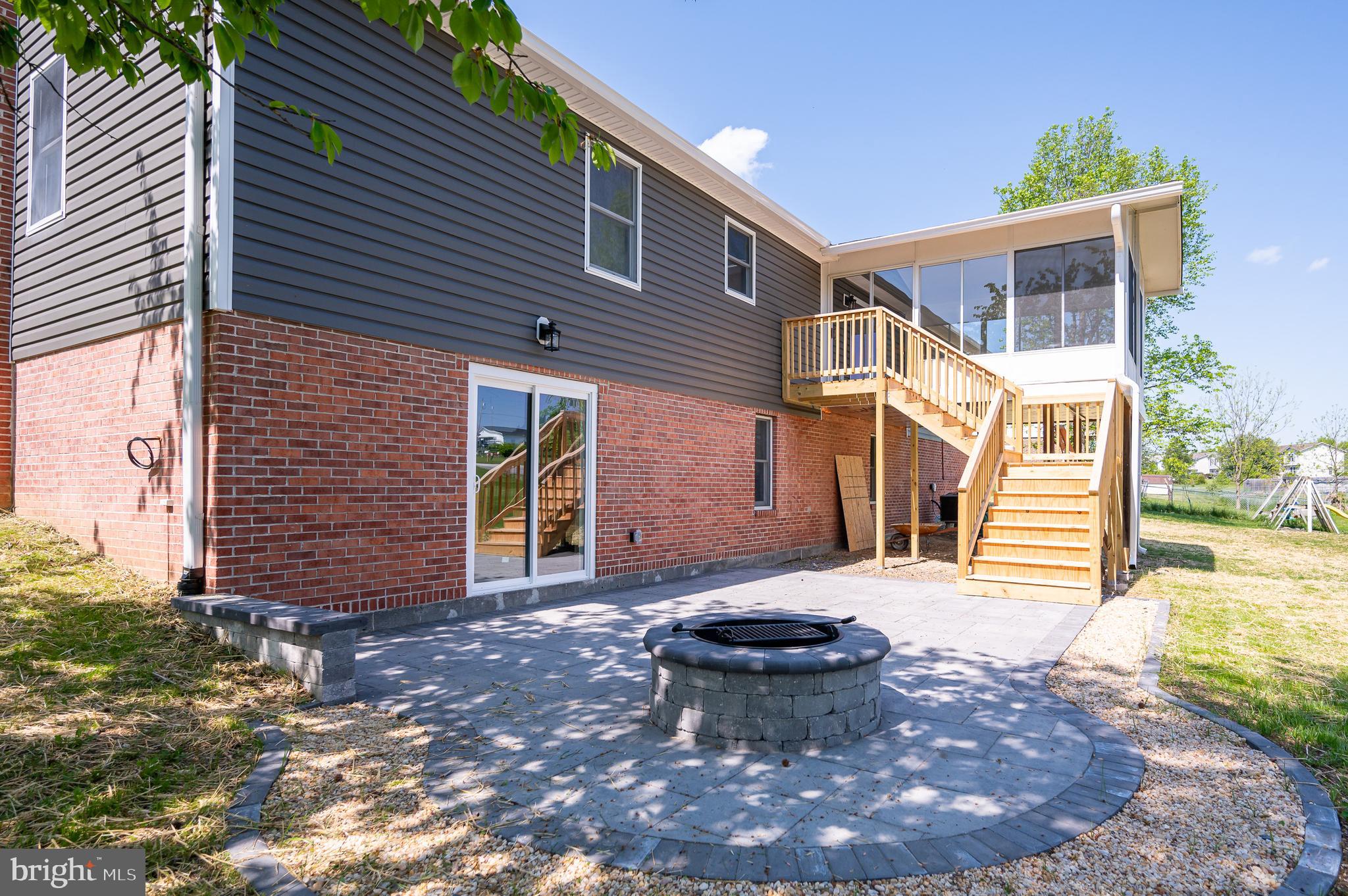 MOUNTAIN VIEW ACRES - Residential