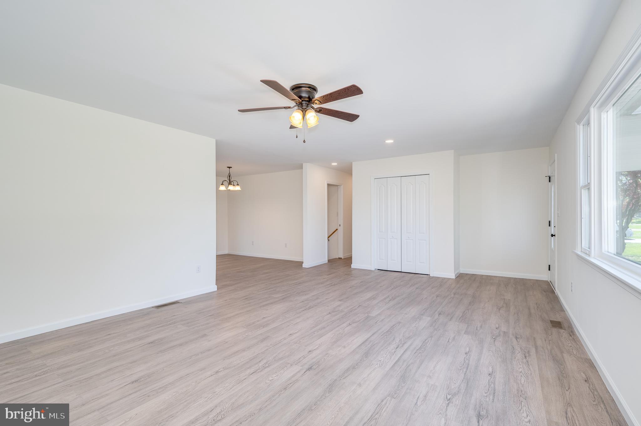 MOUNTAIN VIEW ACRES - Residential