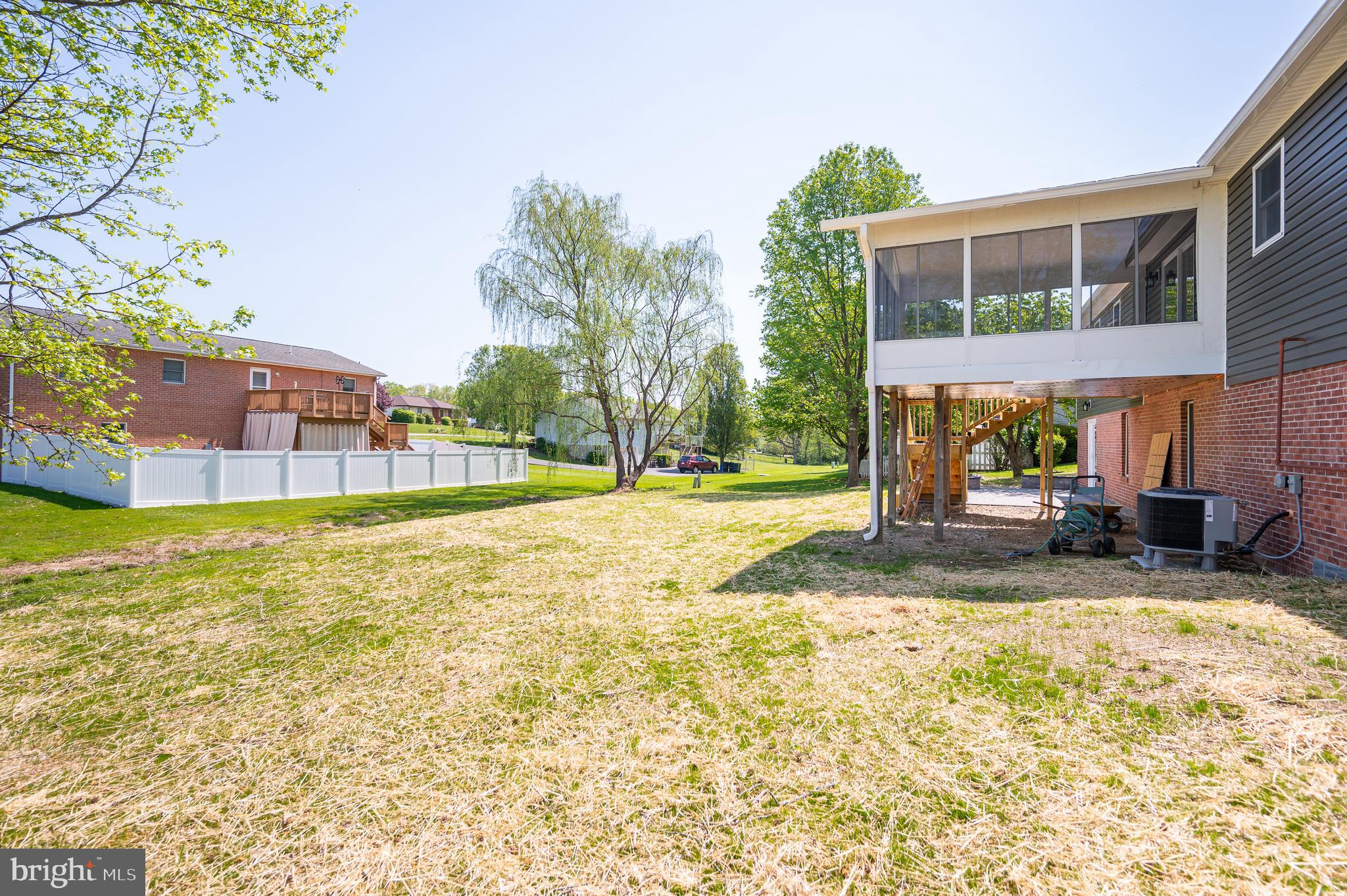 MOUNTAIN VIEW ACRES - Residential