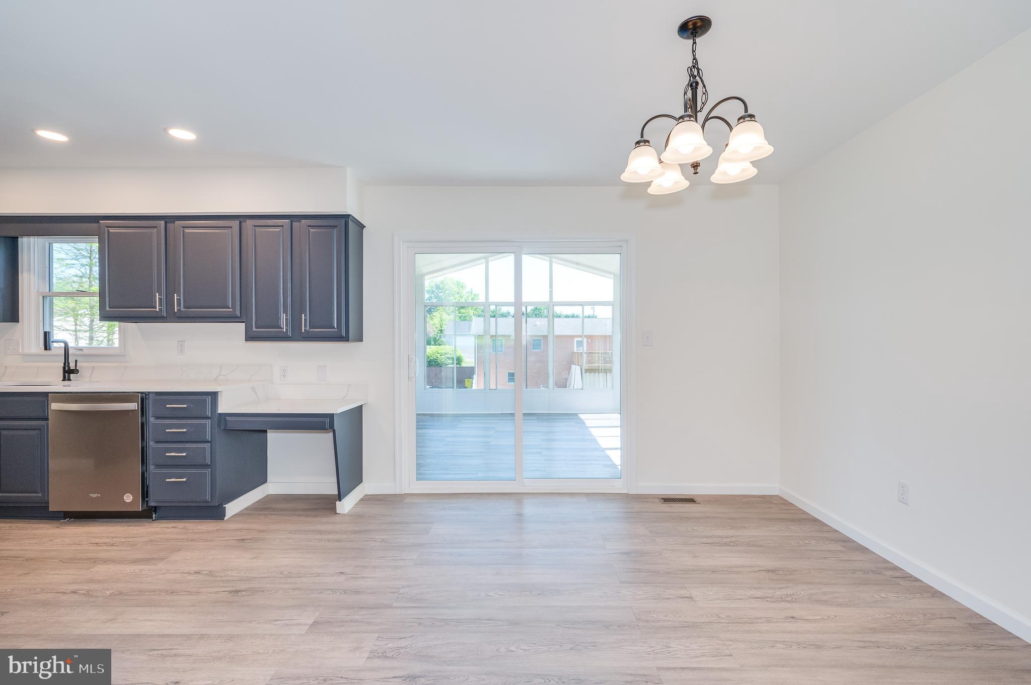 MOUNTAIN VIEW ACRES - Residential