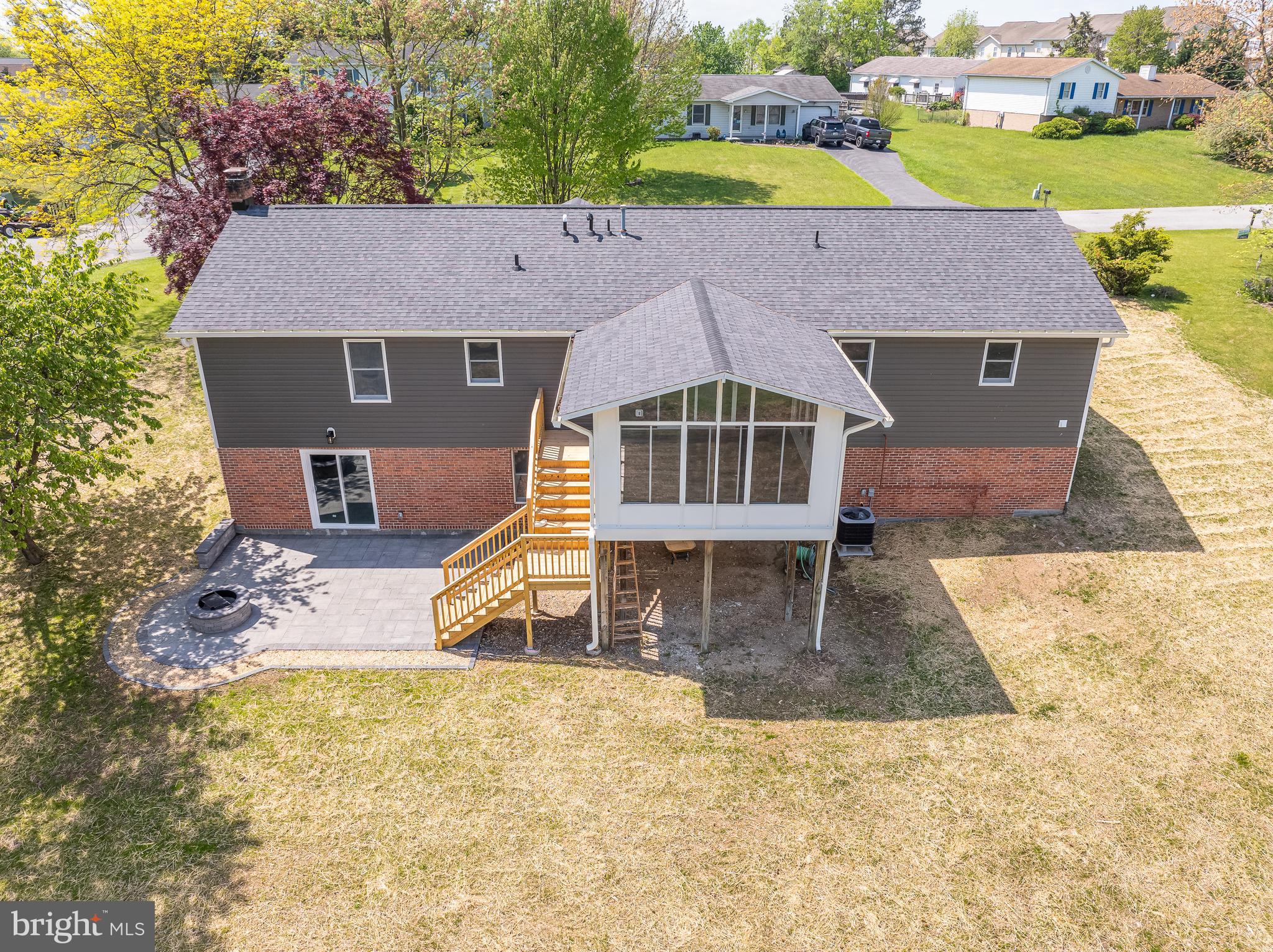 MOUNTAIN VIEW ACRES - Residential