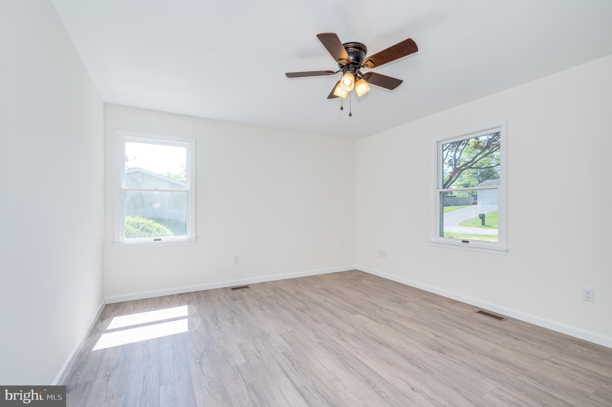 MOUNTAIN VIEW ACRES - Residential