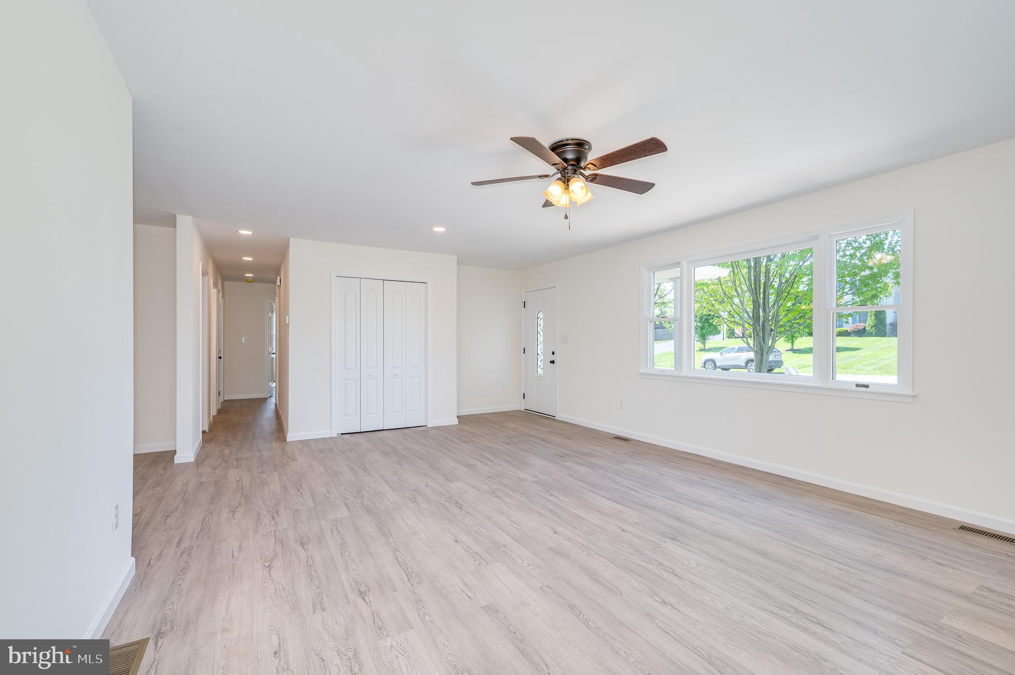 MOUNTAIN VIEW ACRES - Residential