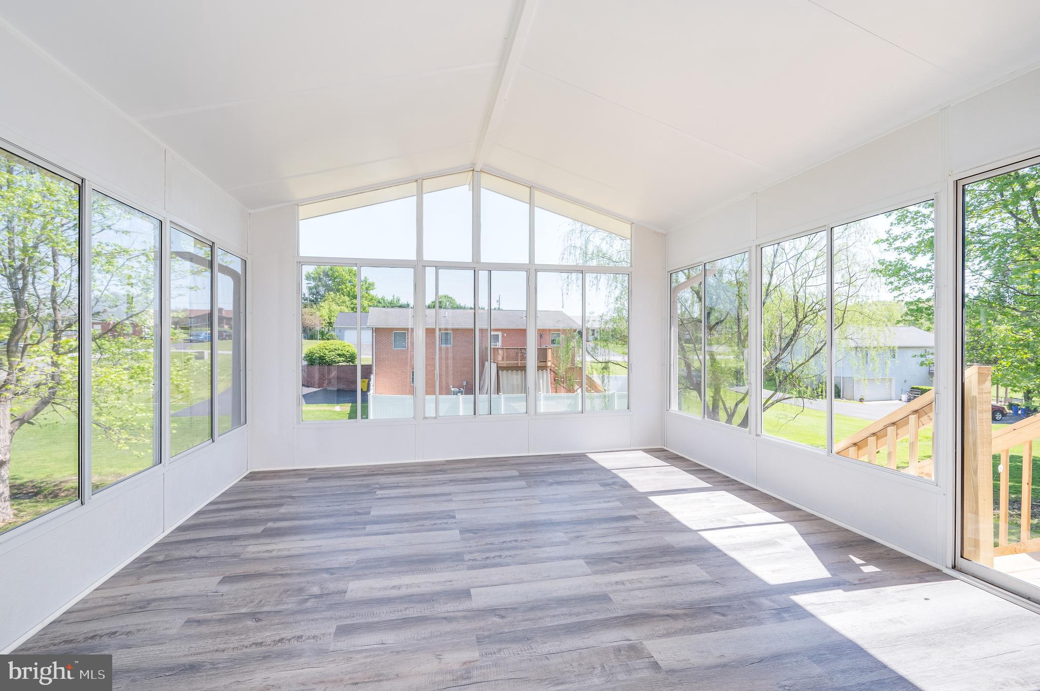 MOUNTAIN VIEW ACRES - Residential