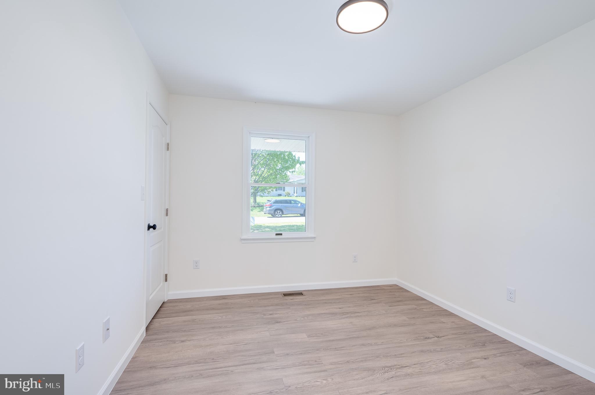 MOUNTAIN VIEW ACRES - Residential