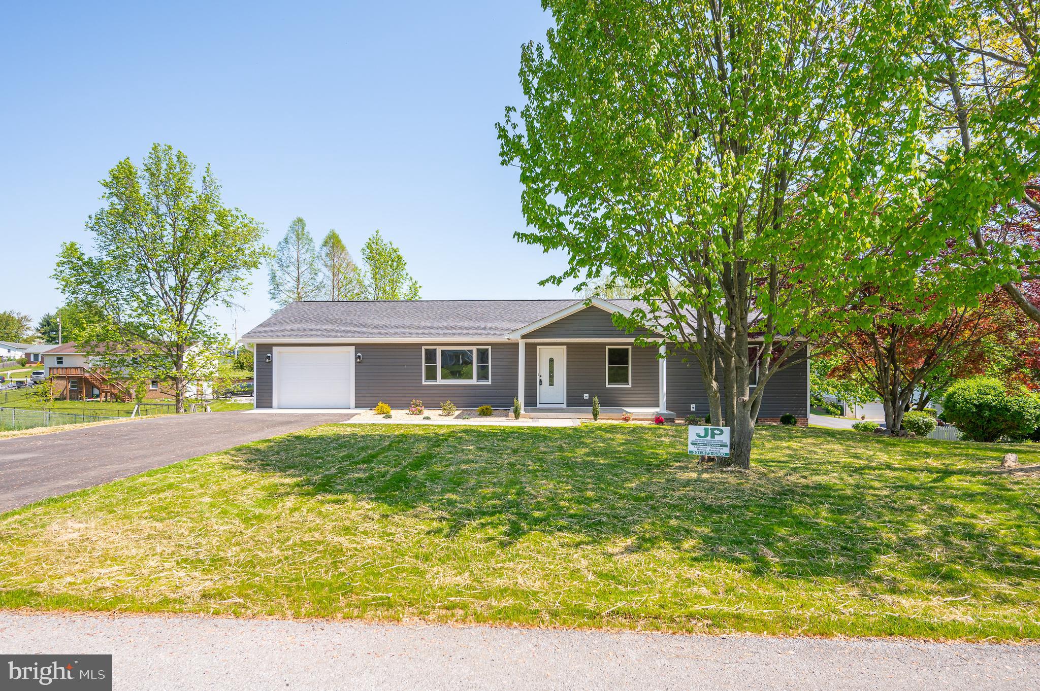 MOUNTAIN VIEW ACRES - Residential