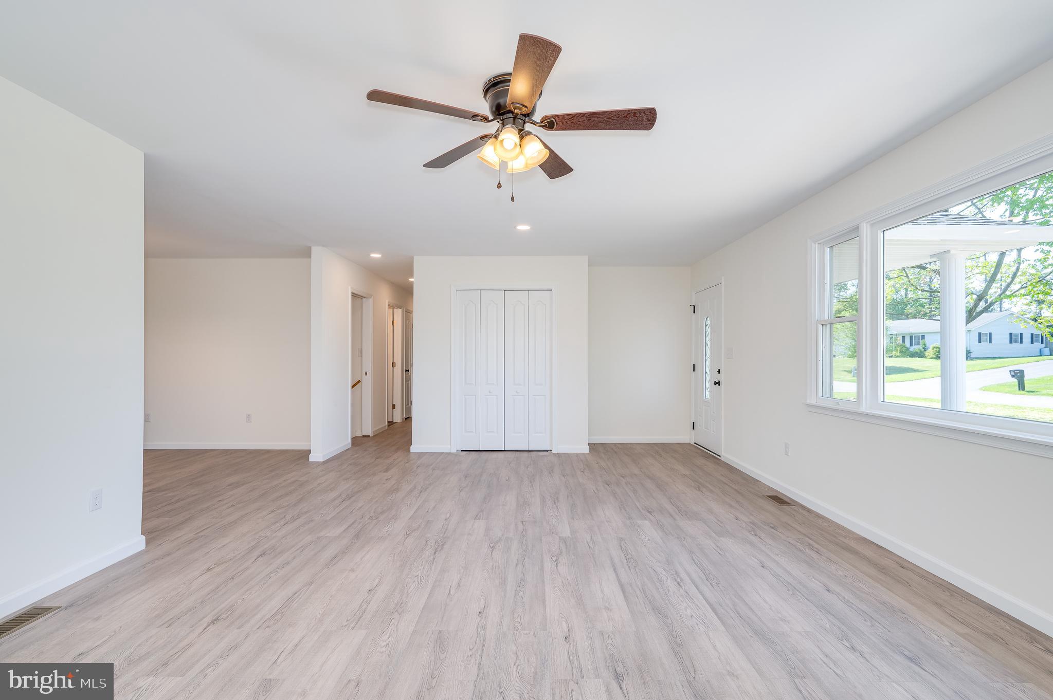 MOUNTAIN VIEW ACRES - Residential