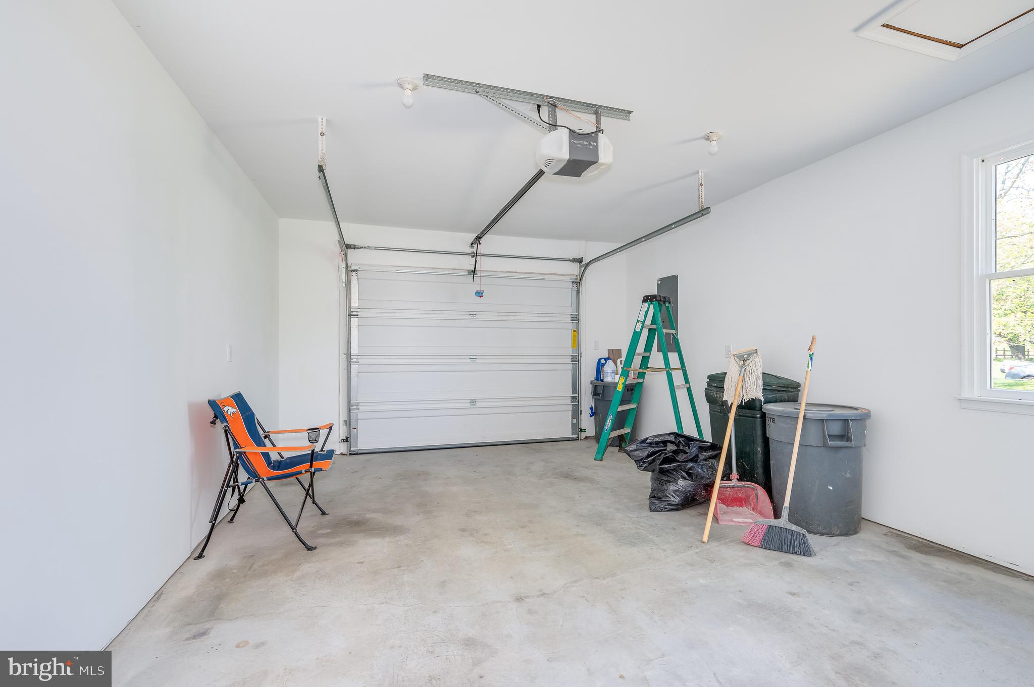 MOUNTAIN VIEW ACRES - Residential