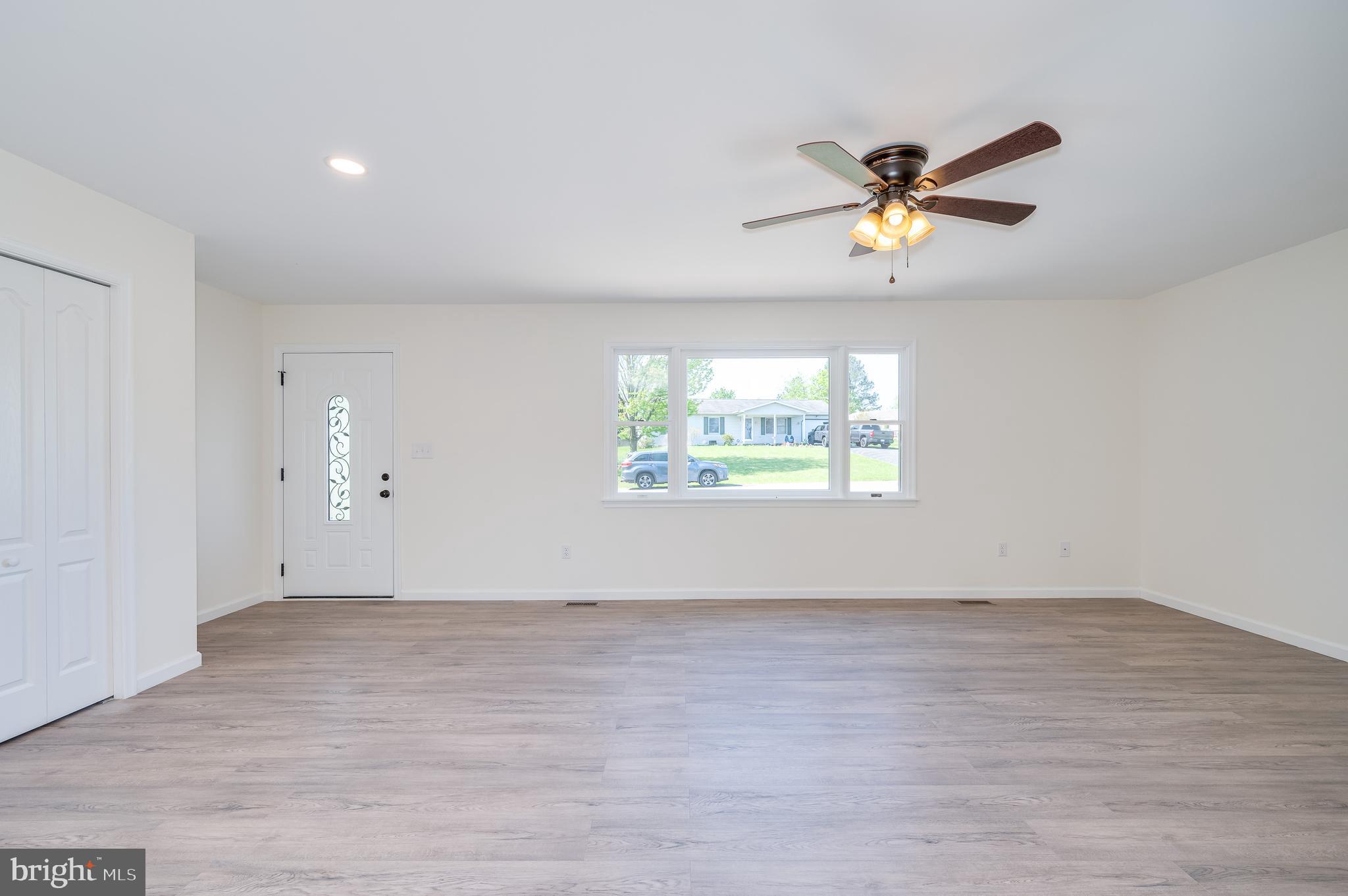 MOUNTAIN VIEW ACRES - Residential