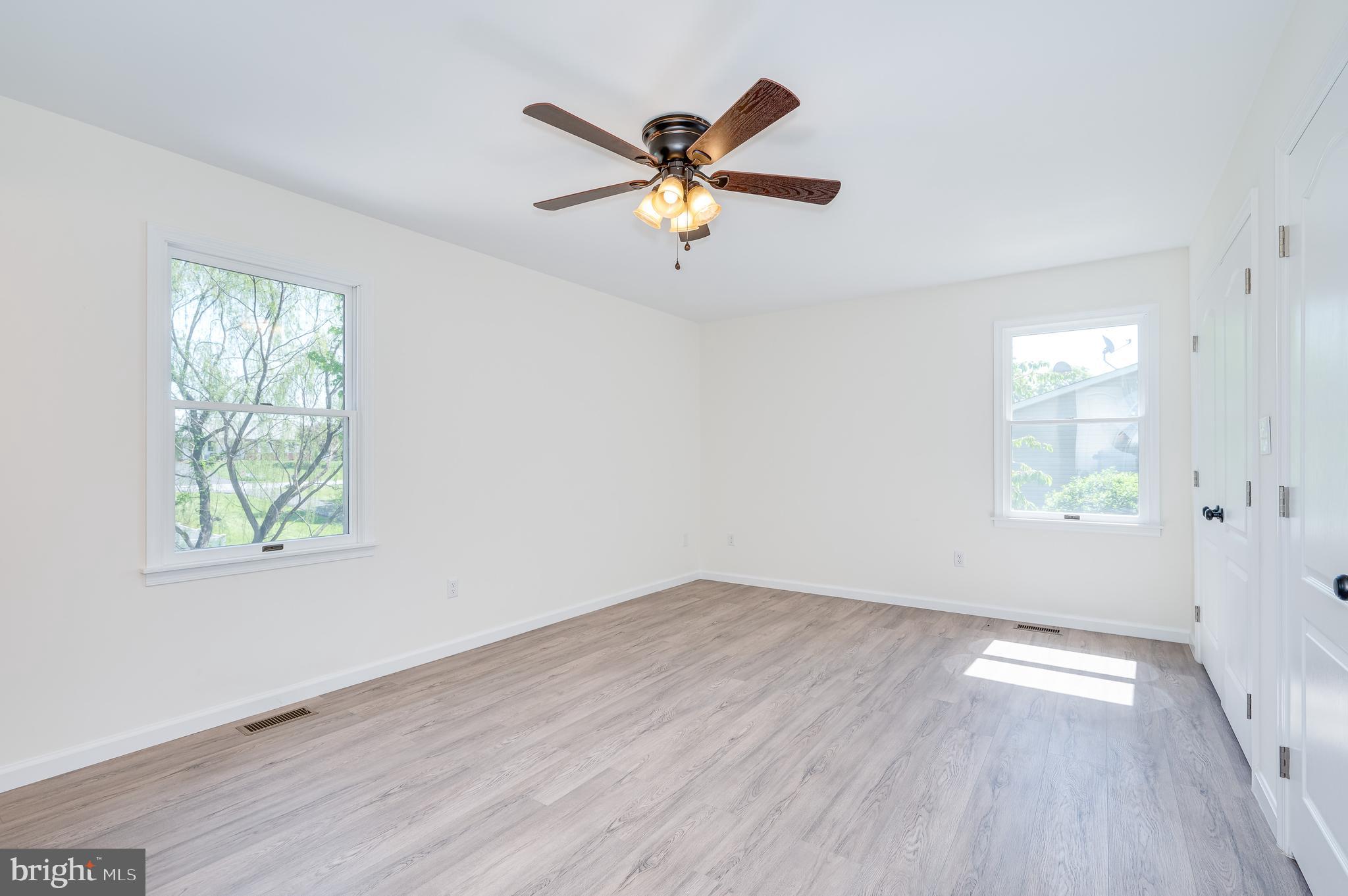 MOUNTAIN VIEW ACRES - Residential