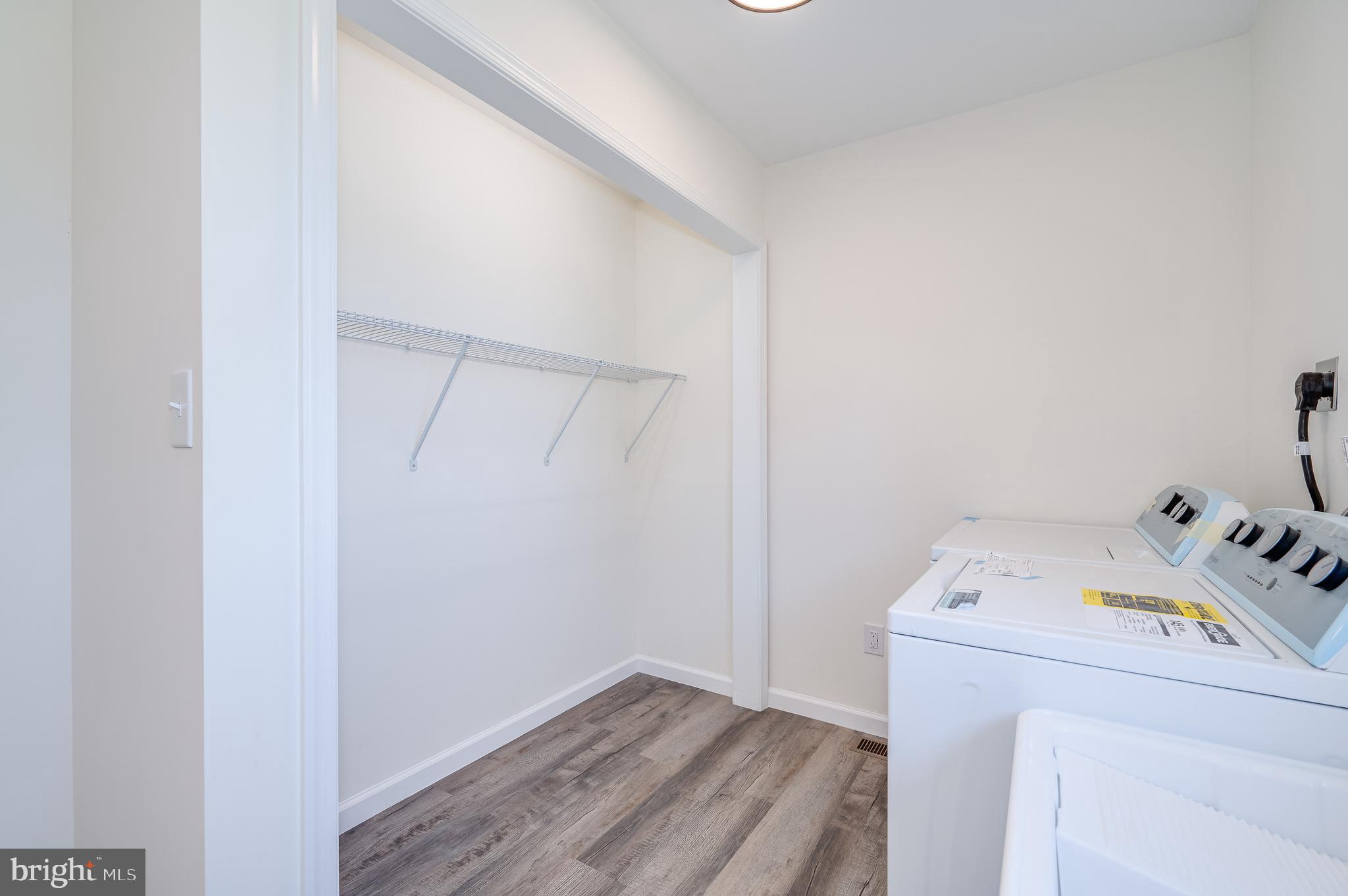 MOUNTAIN VIEW ACRES - Residential