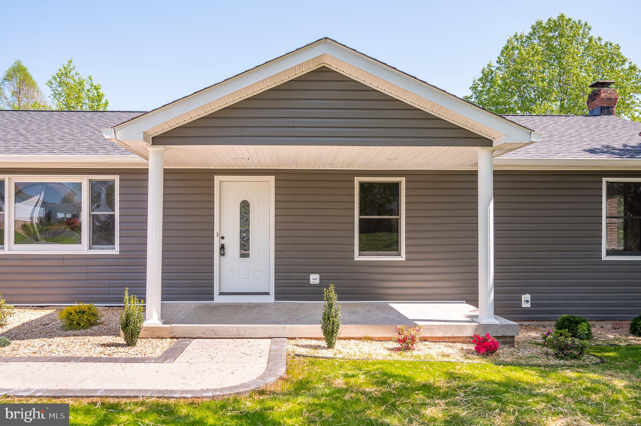 MOUNTAIN VIEW ACRES - Residential