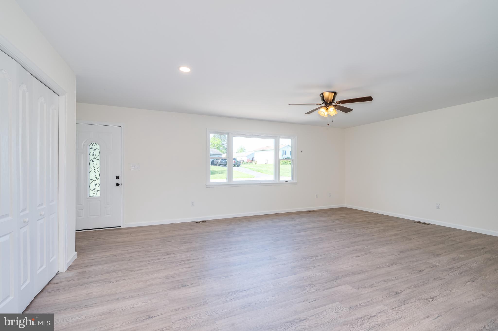 MOUNTAIN VIEW ACRES - Residential