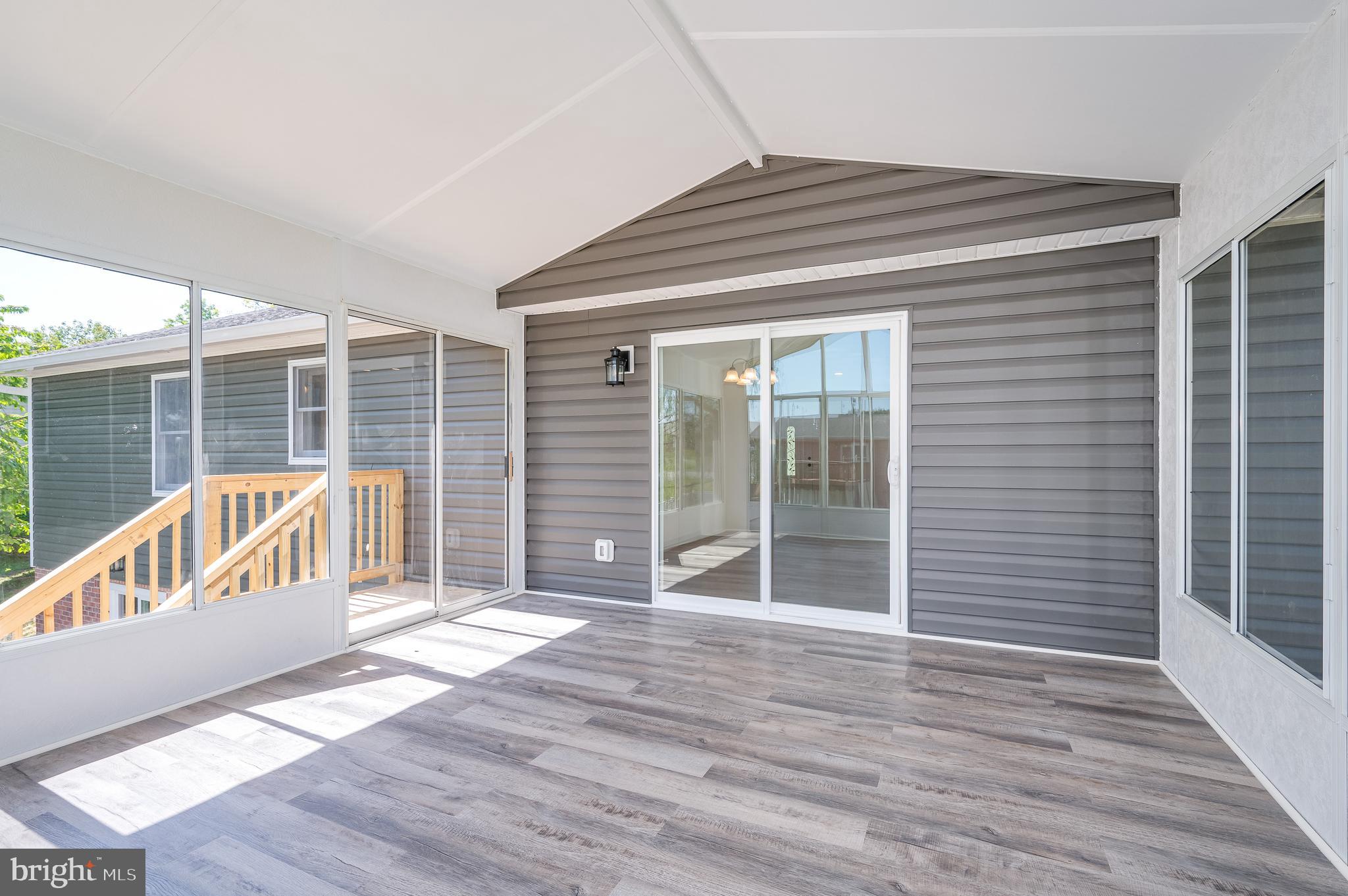 MOUNTAIN VIEW ACRES - Residential