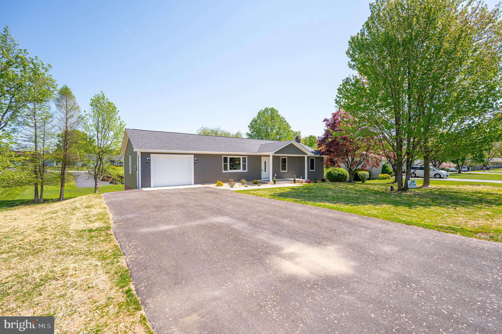 MOUNTAIN VIEW ACRES - Residential