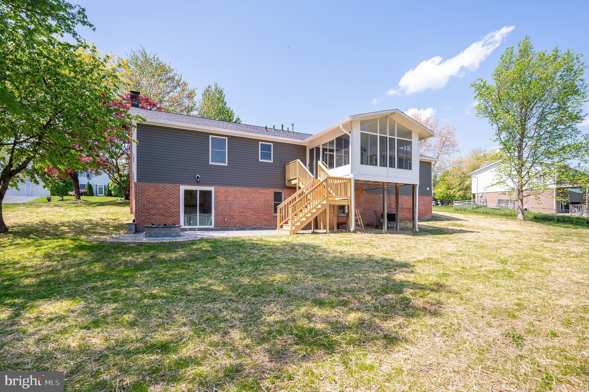 MOUNTAIN VIEW ACRES - Residential