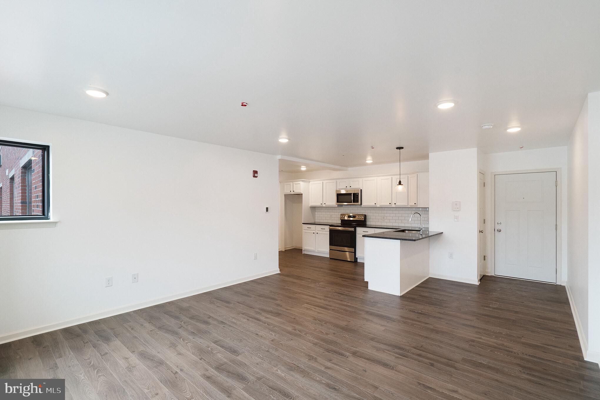 5420 RIDGE AVENUE 301