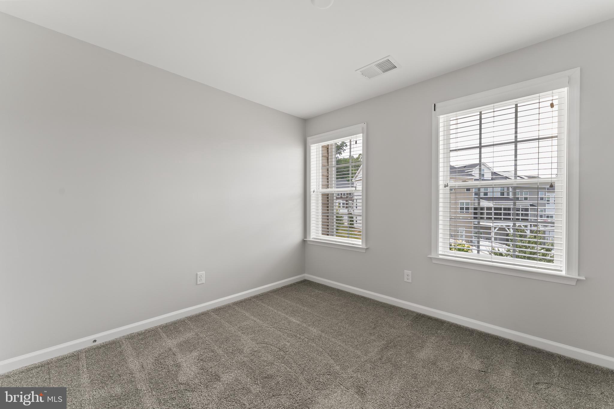 COWAN CROSSING - Residential