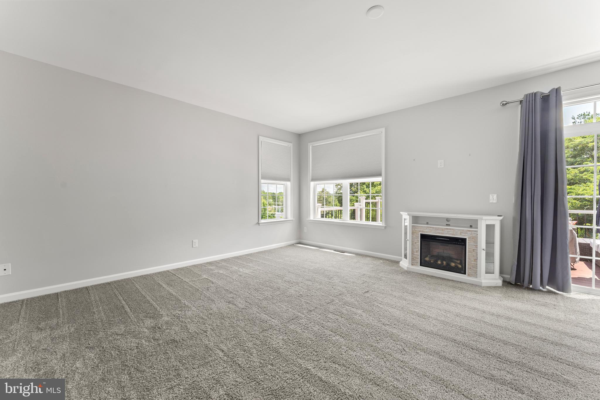 COWAN CROSSING - Residential