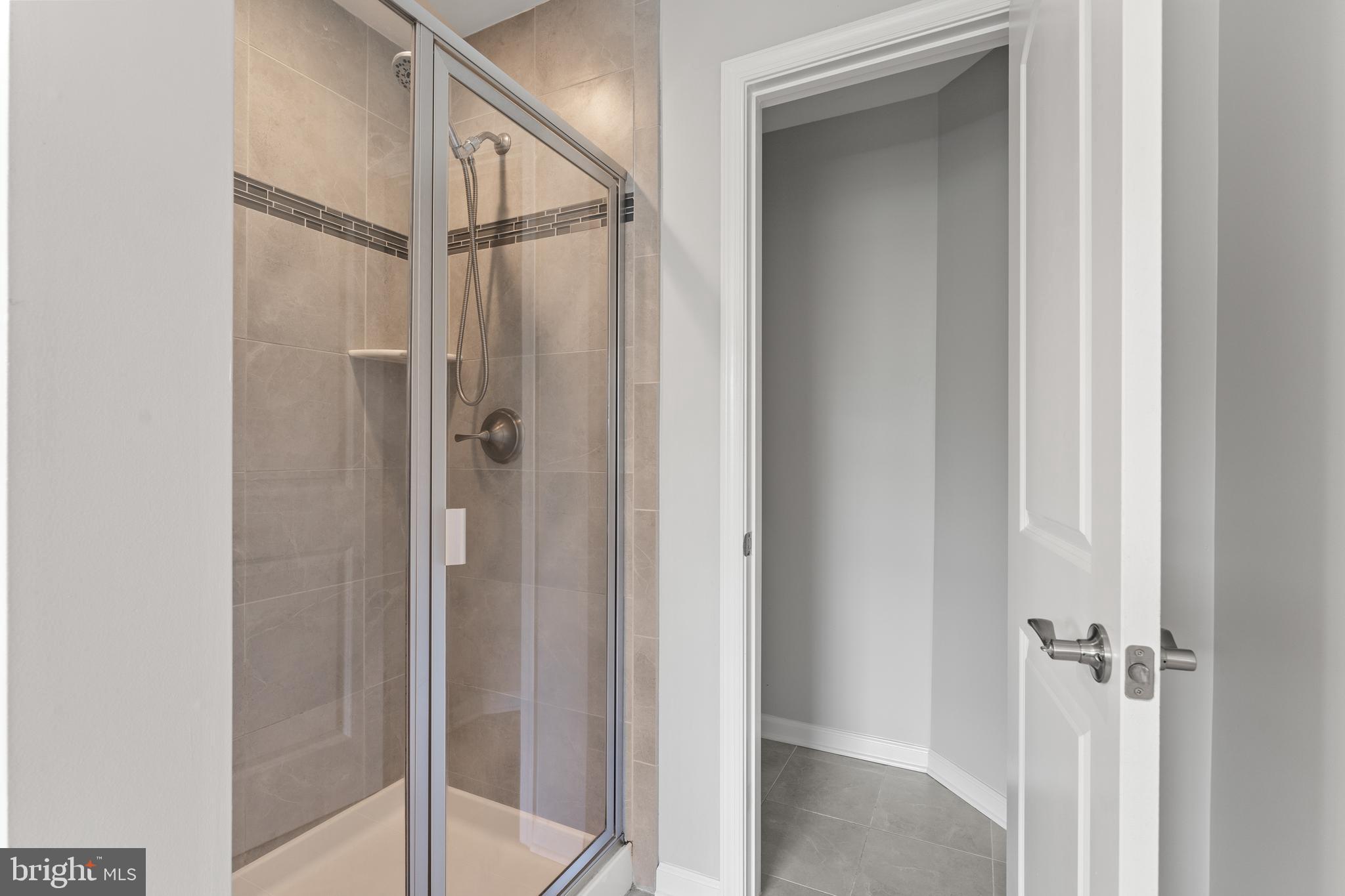 COWAN CROSSING - Residential