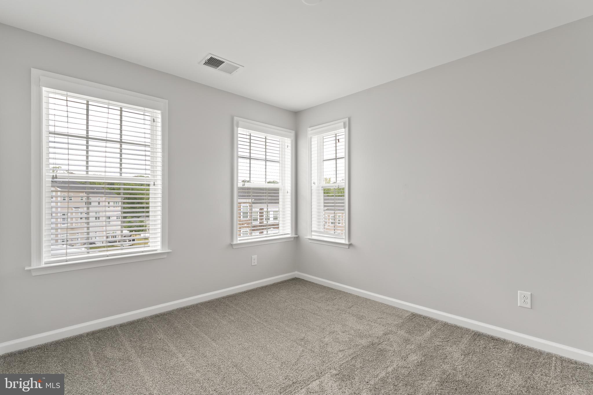 COWAN CROSSING - Residential