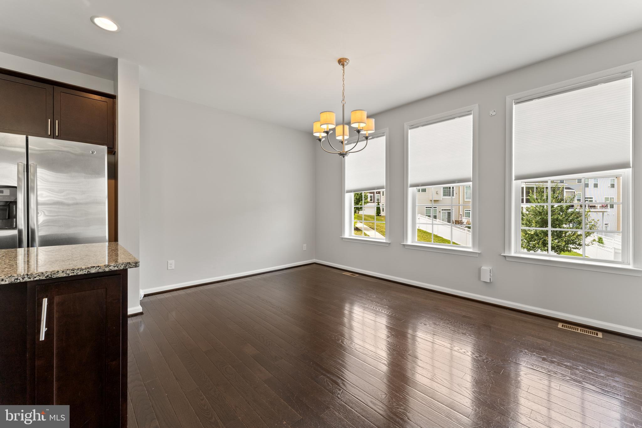 COWAN CROSSING - Residential