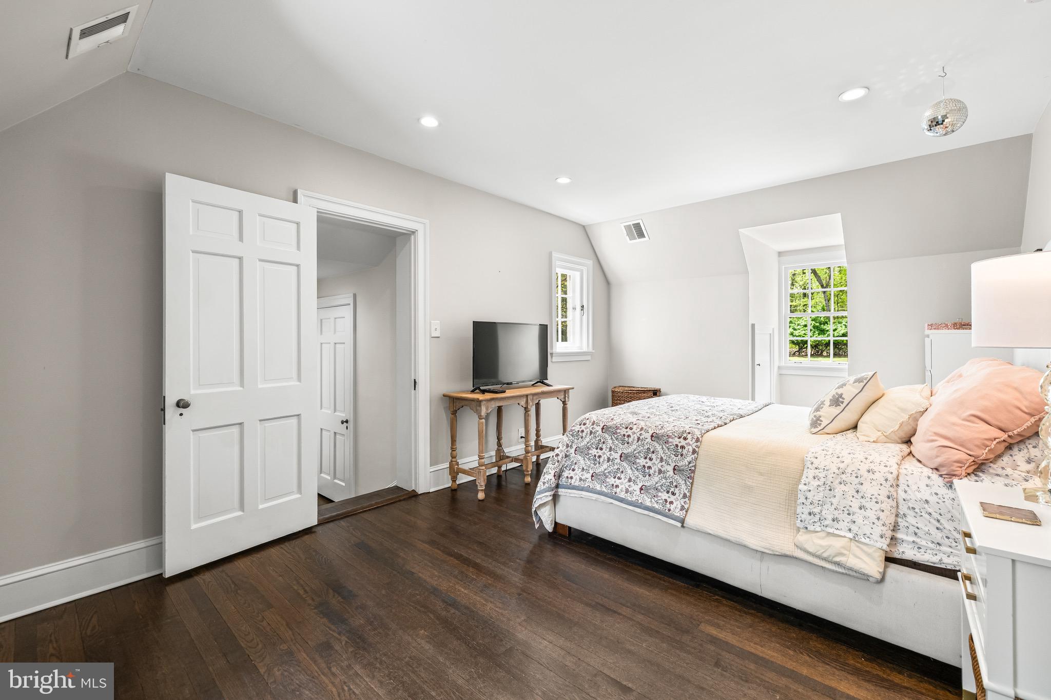 CAVES VALLEY - Residential