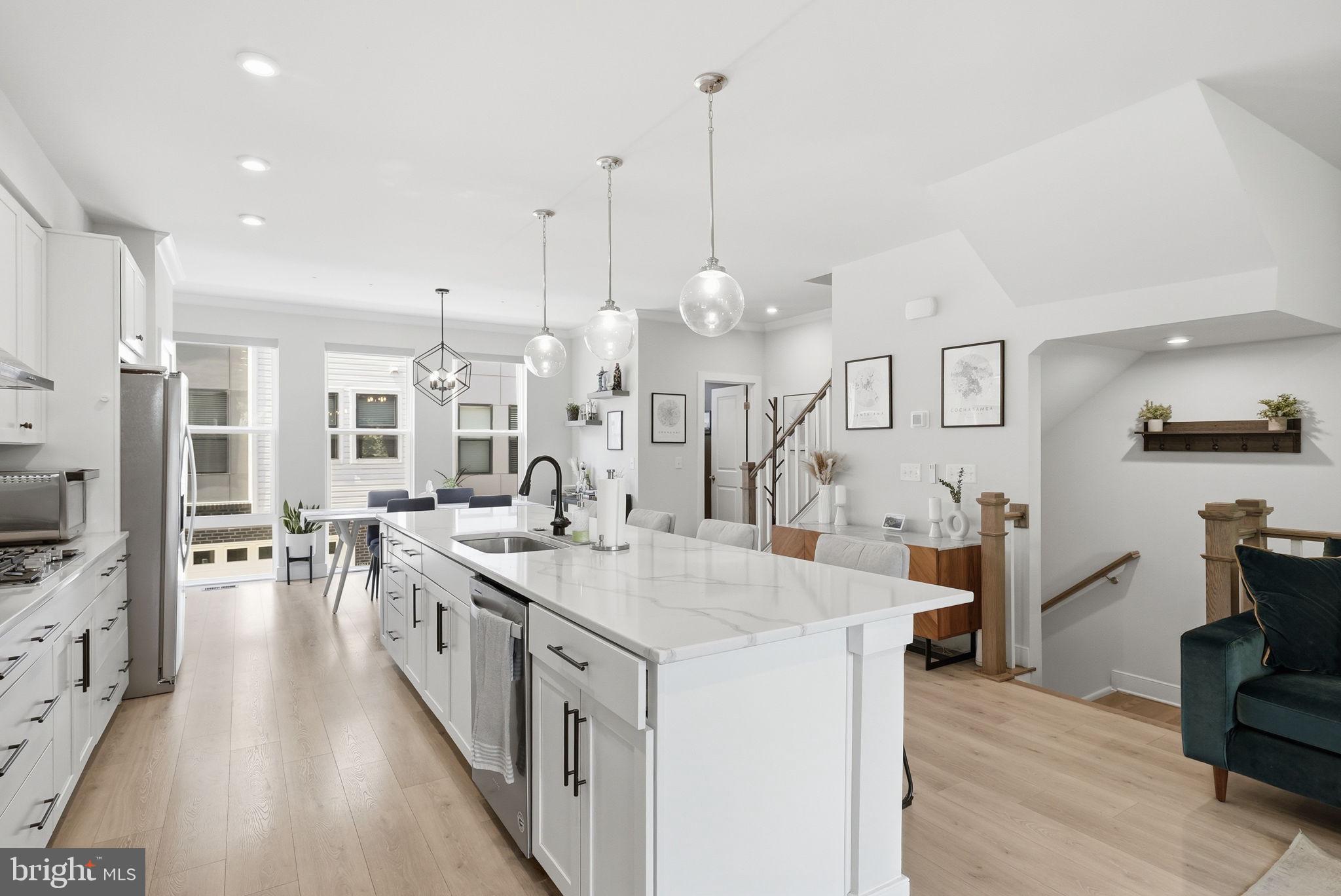 1015 S TAYLOR COURT