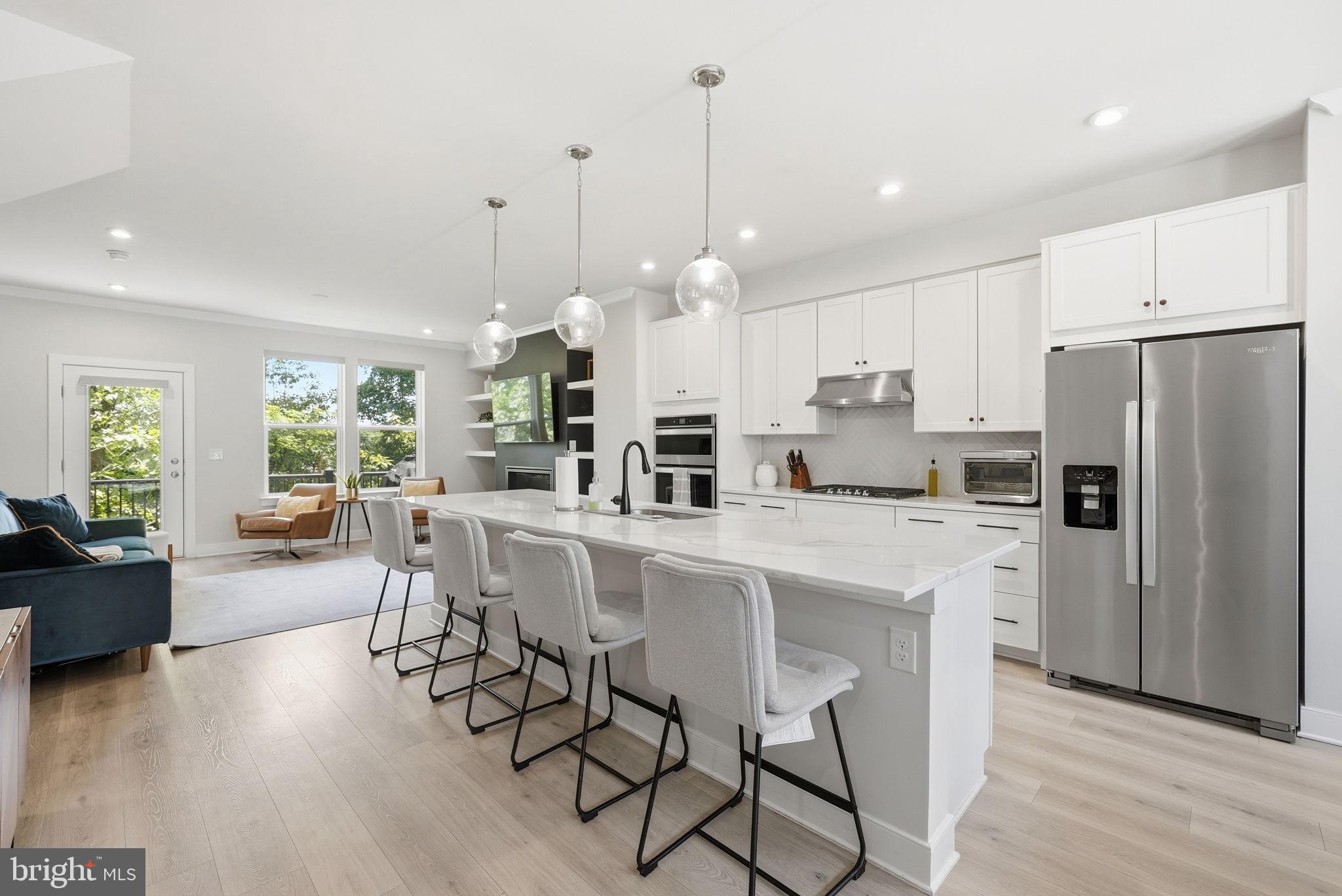 1015 S TAYLOR COURT