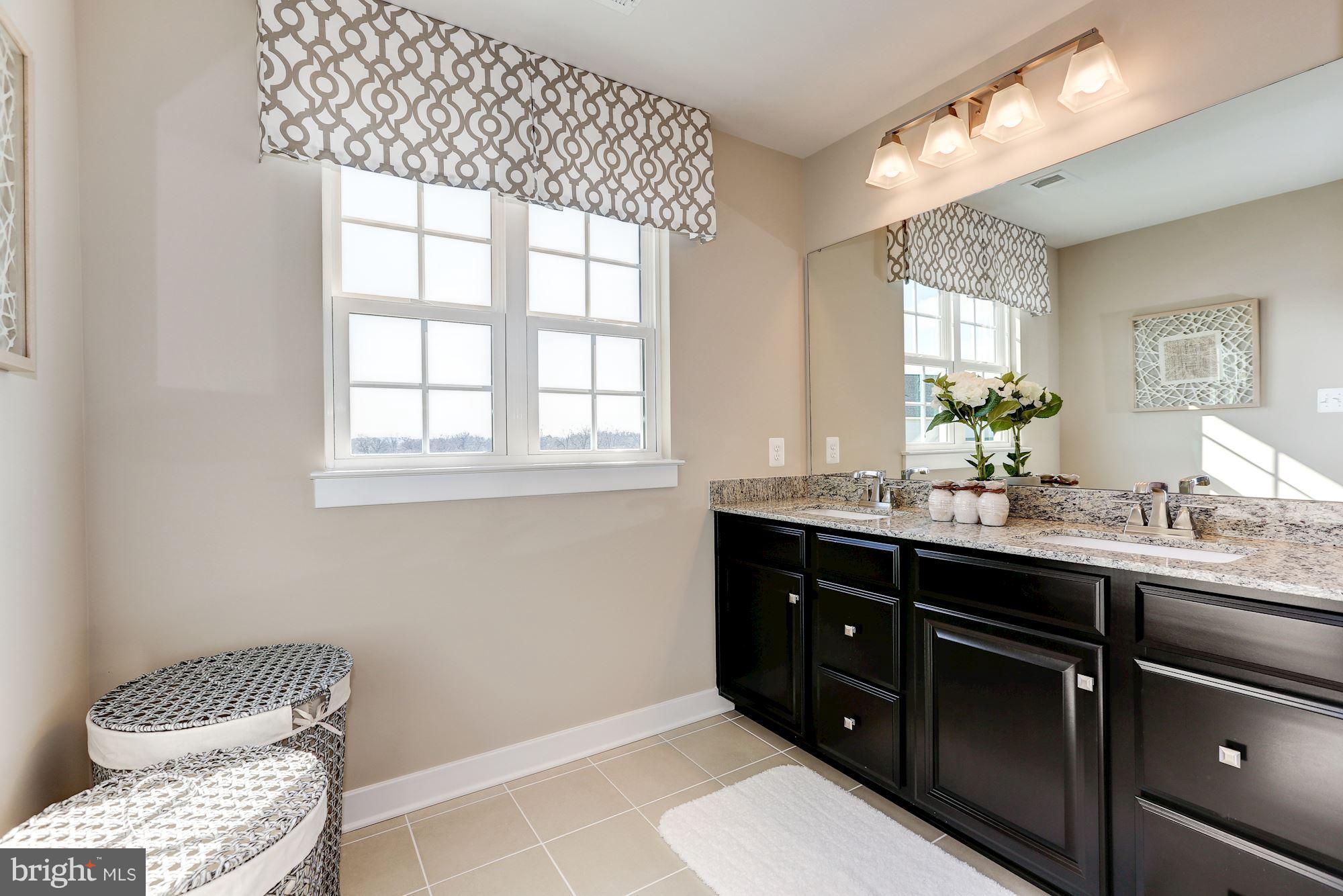 CREEKSIDE VILLAGE - Residential