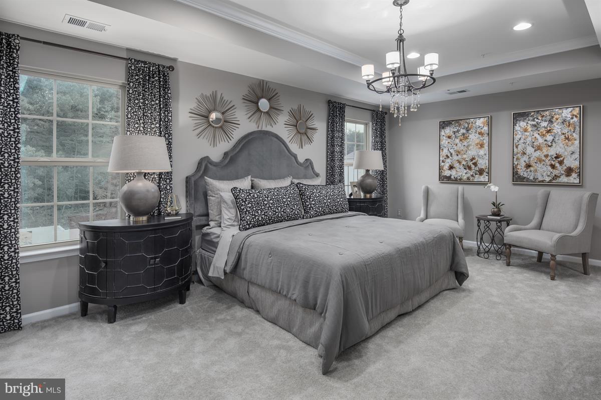 CREEKSIDE VILLAGE - Residential