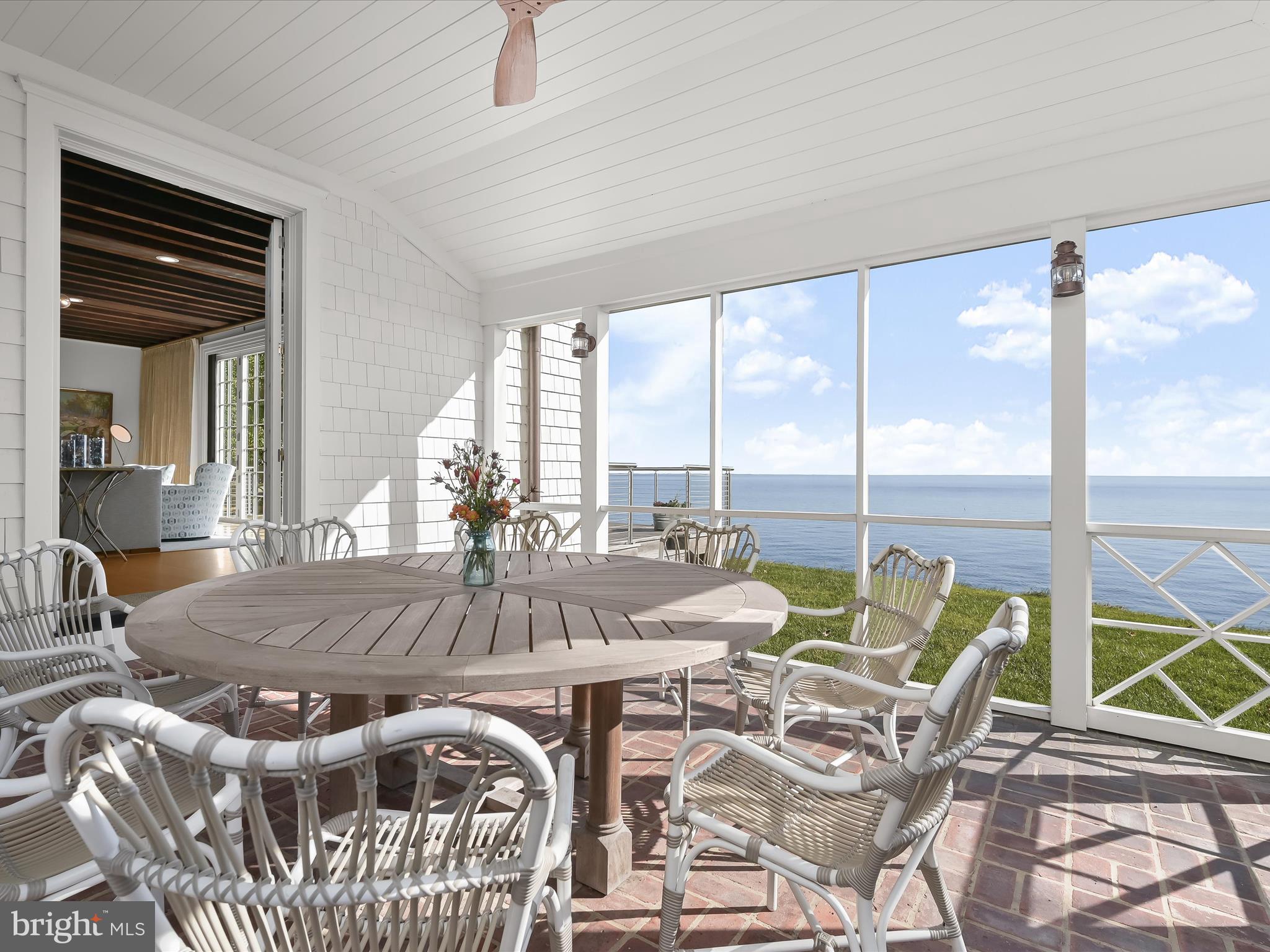 GIBSON ISLAND - Residential