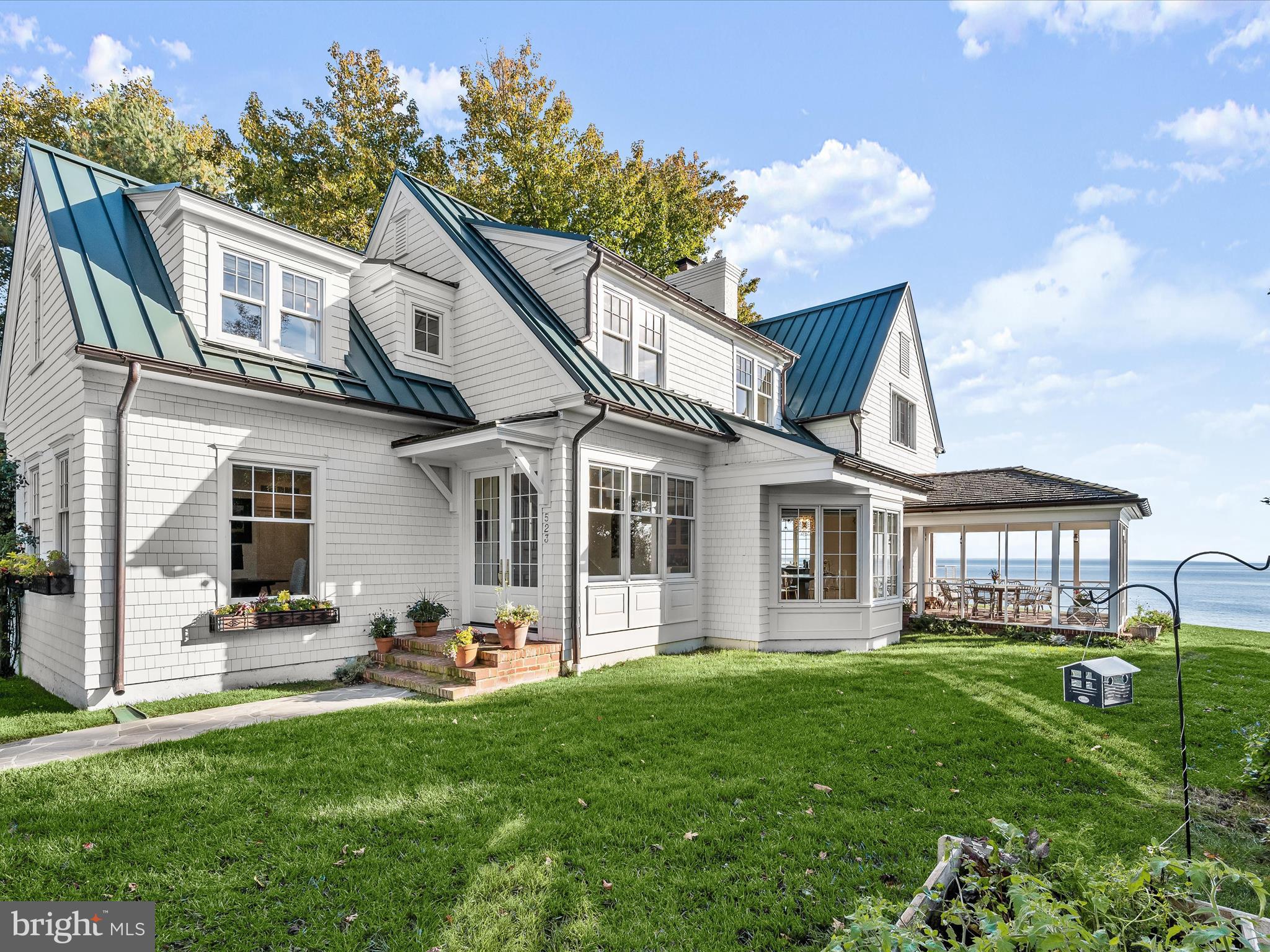 GIBSON ISLAND - Residential