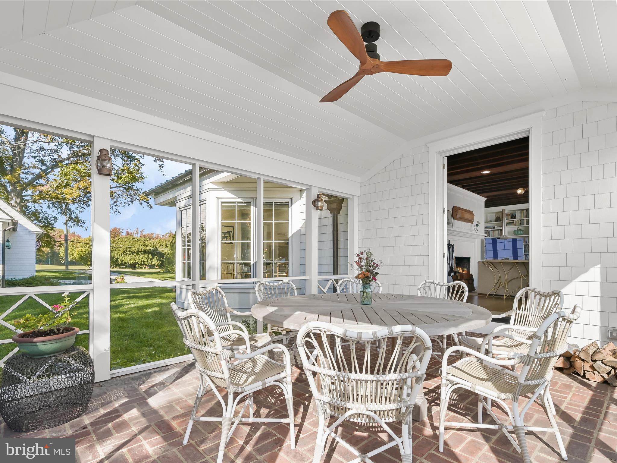 GIBSON ISLAND - Residential