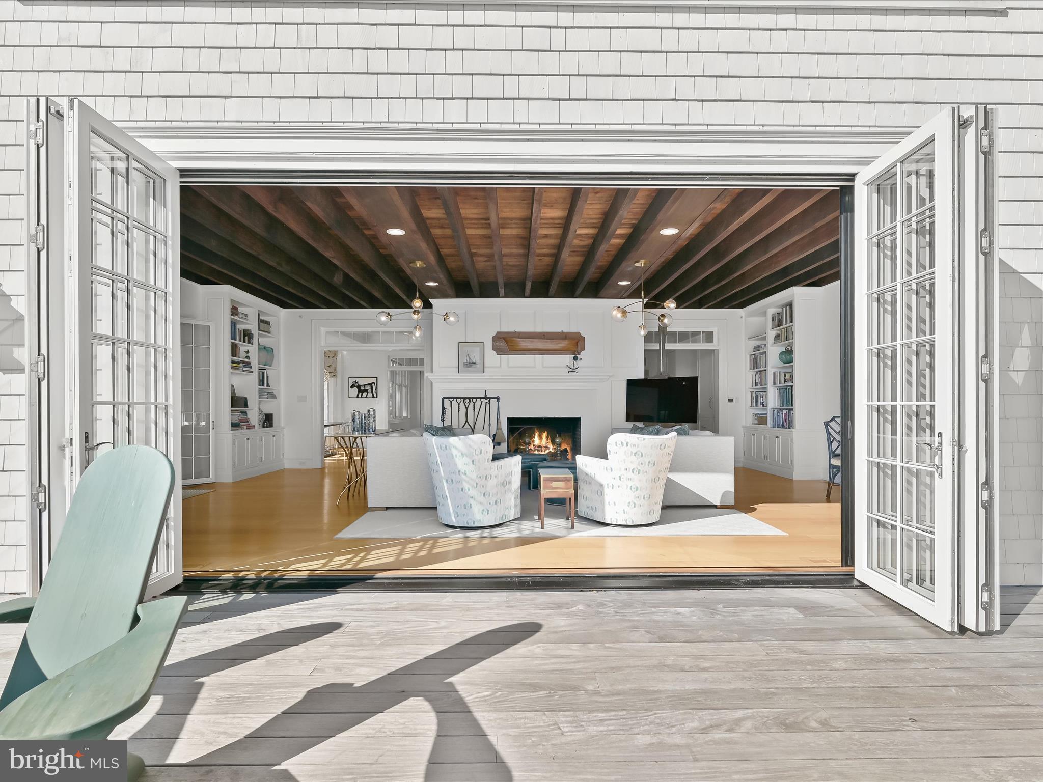 GIBSON ISLAND - Residential