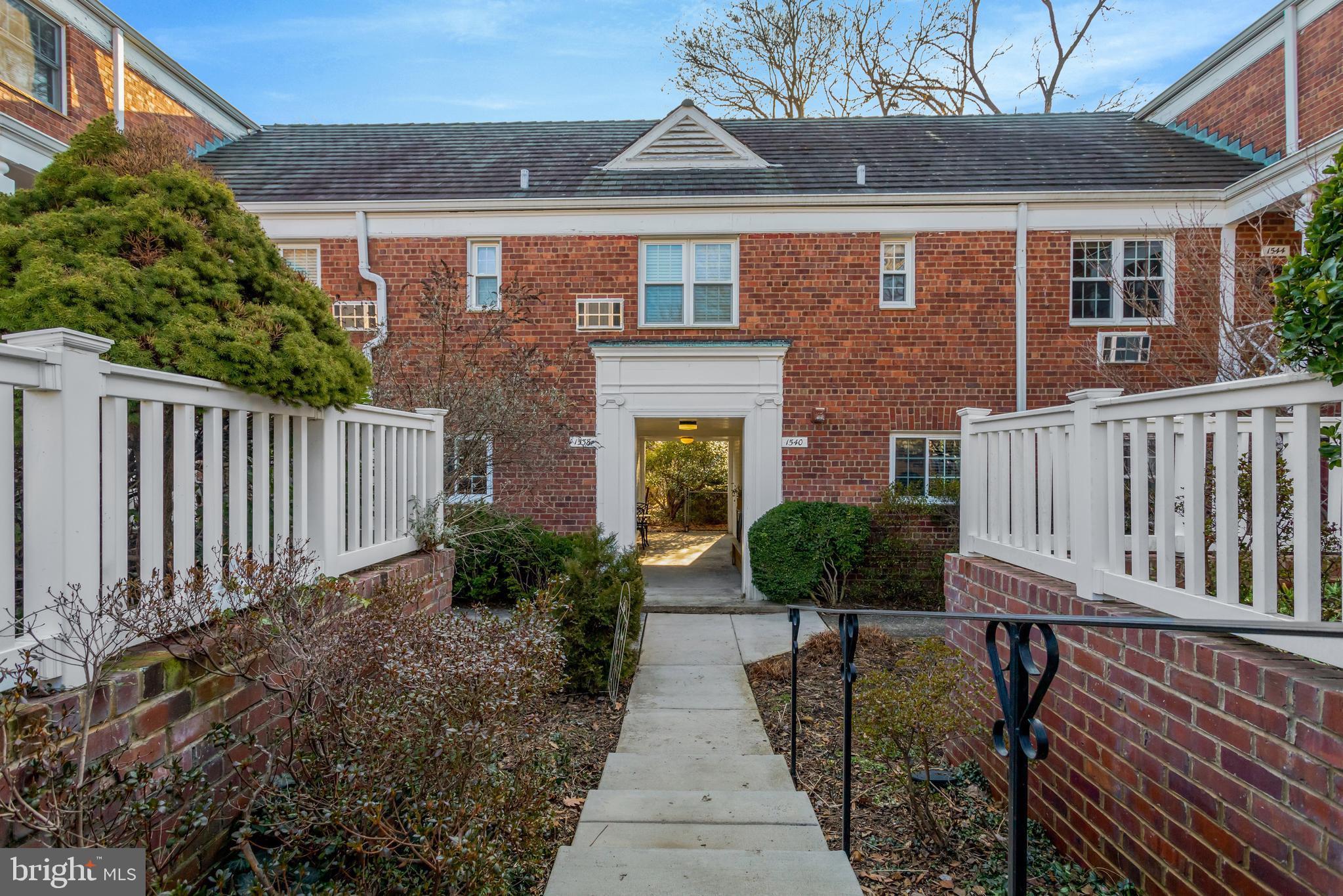 1538 MOUNT EAGLE PLACE