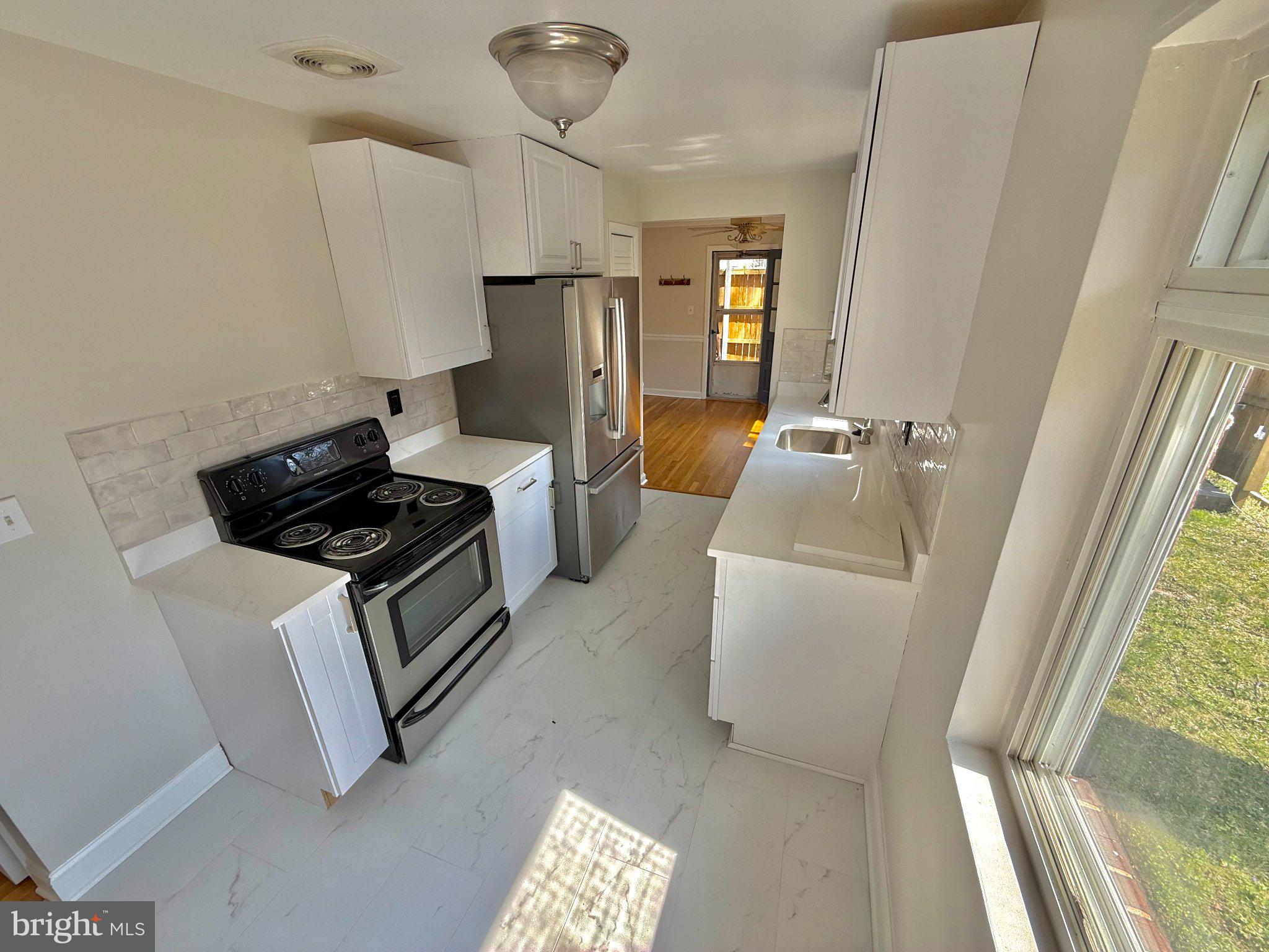 BROYHILL PARK - Residential